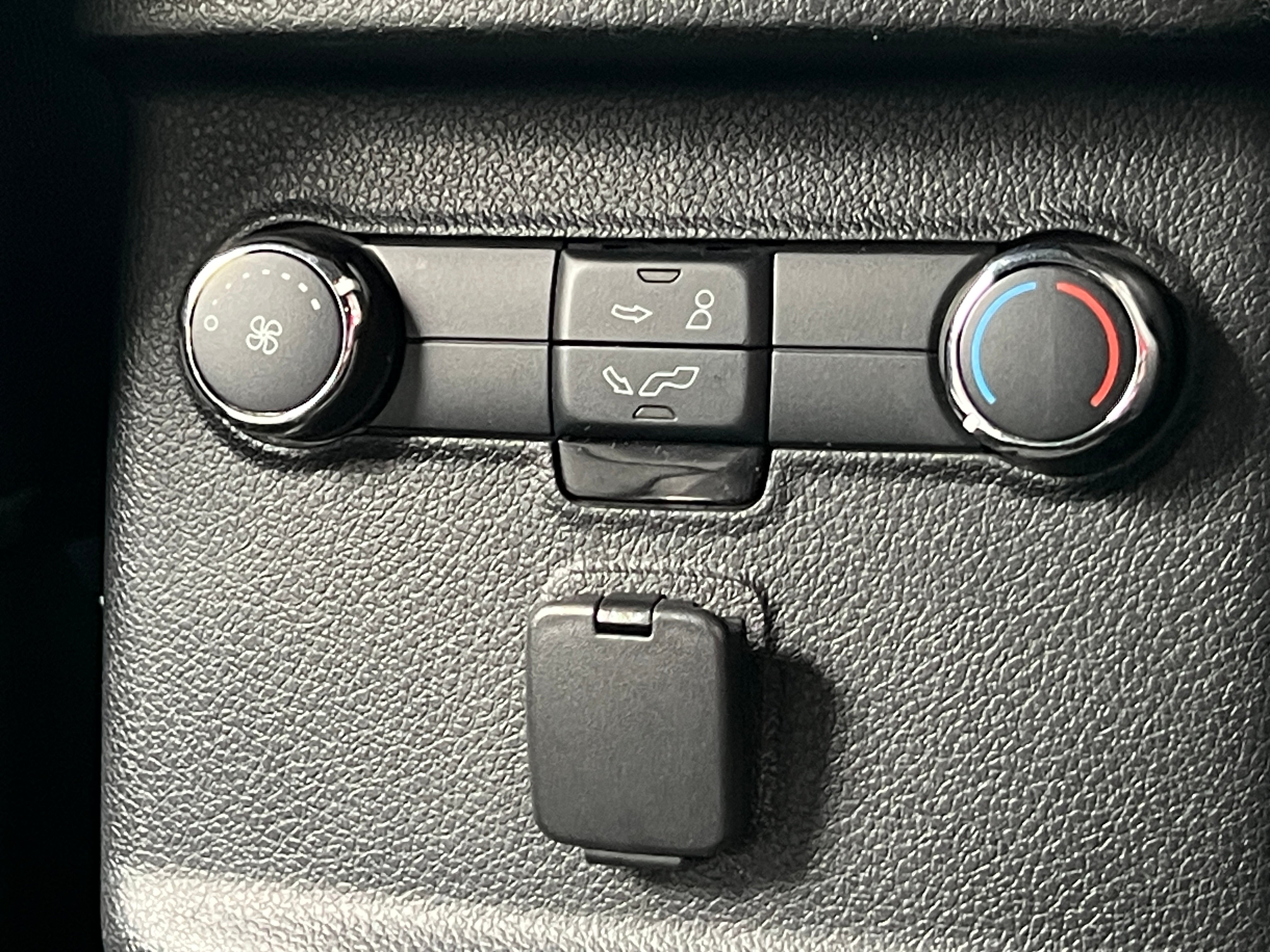 Used 2016 Ford Explorer XLT with VIN 1FM5K7D80GGC04917 for sale in Auburn, WA