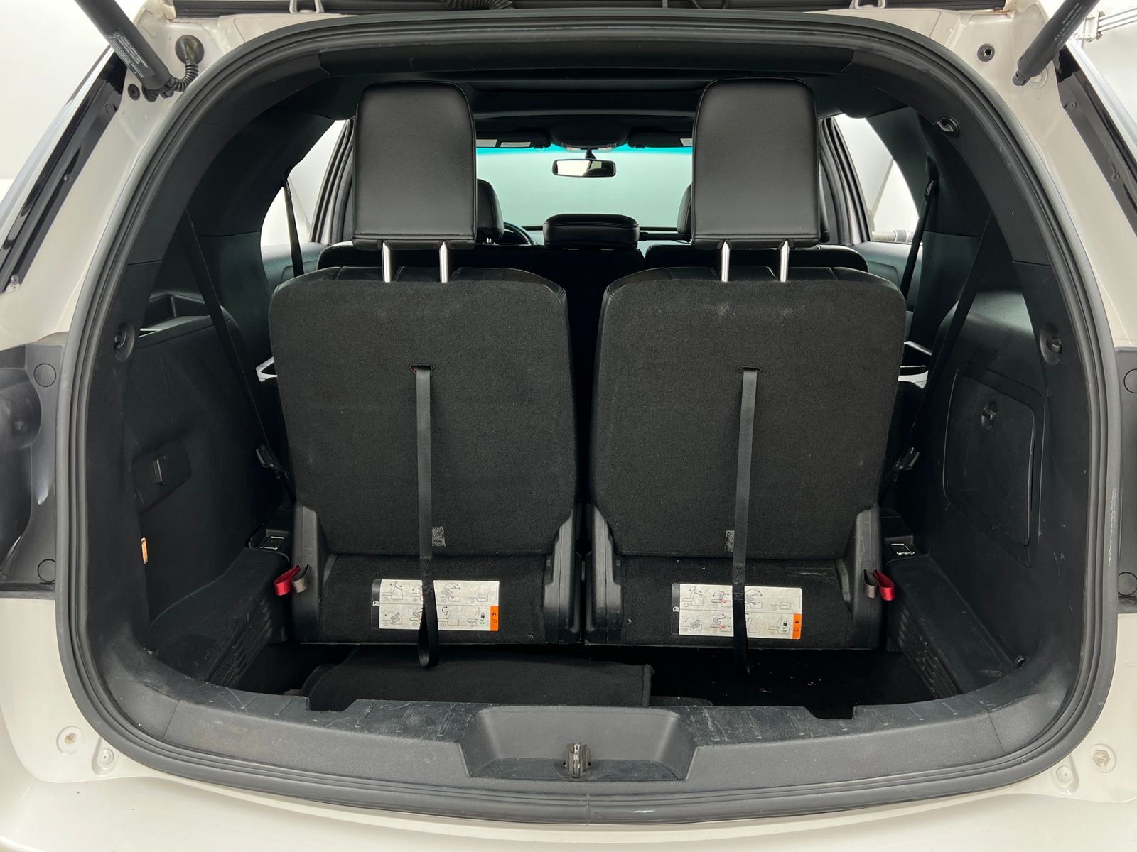 Thumbnail: 2016 Ford Explorer - 7