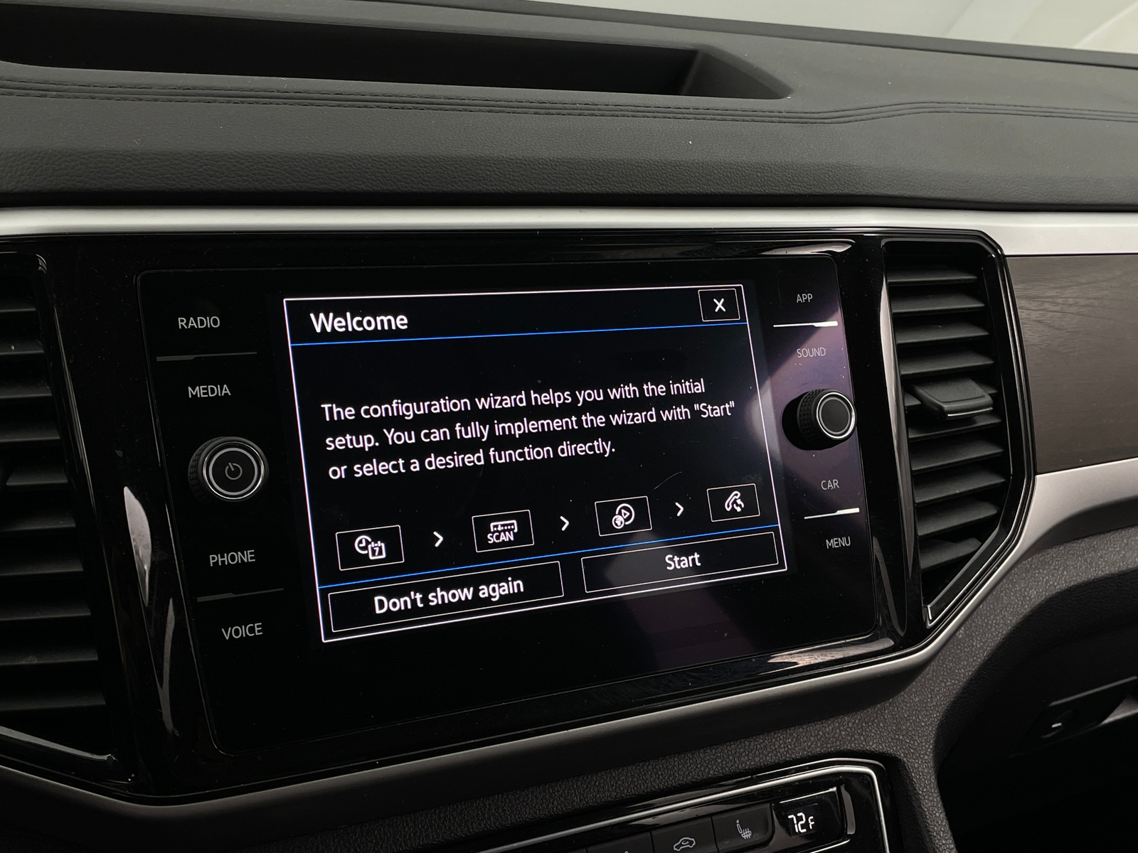 Thumbnail: 2022 Volkswagen Atlas - 3