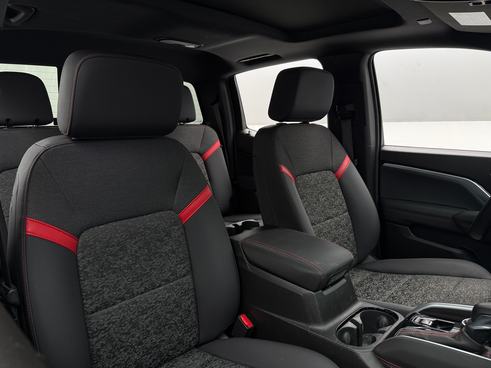 Thumbnail: 2024 Chevrolet Colorado - 2