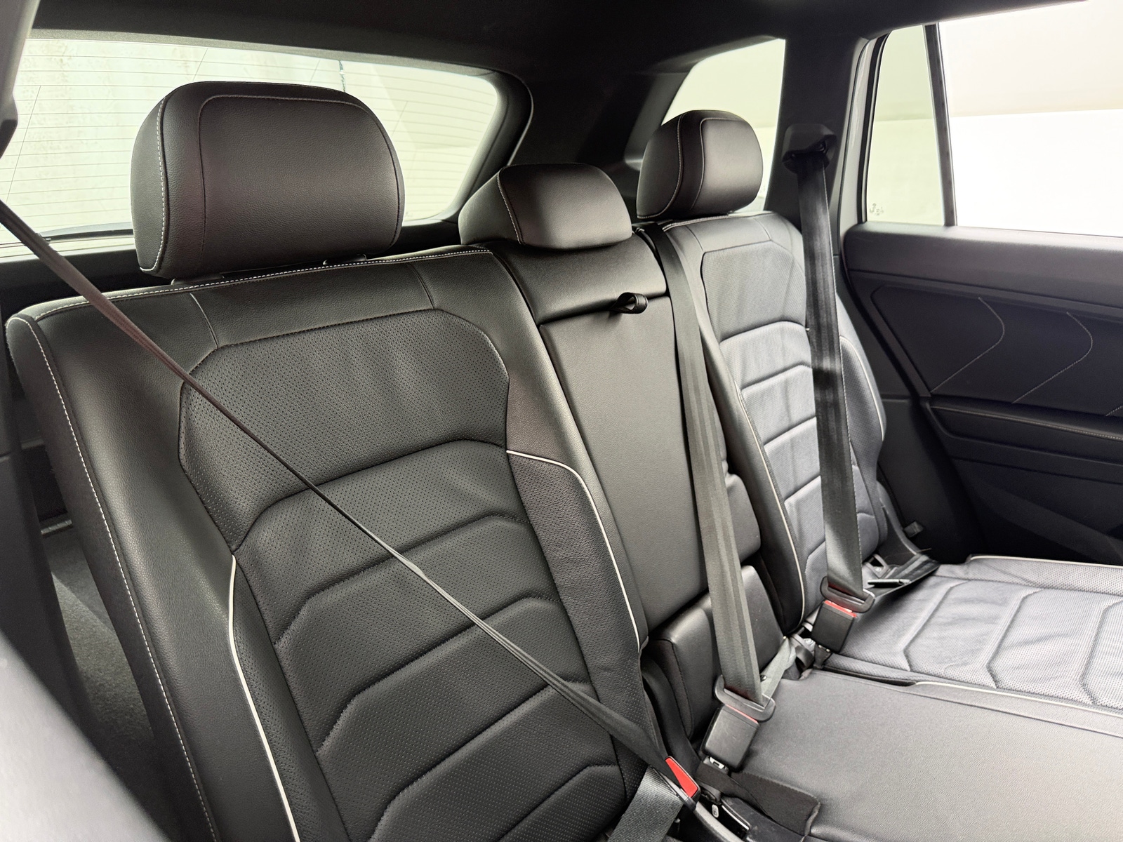 Thumbnail: 2022 Volkswagen Tiguan - 5