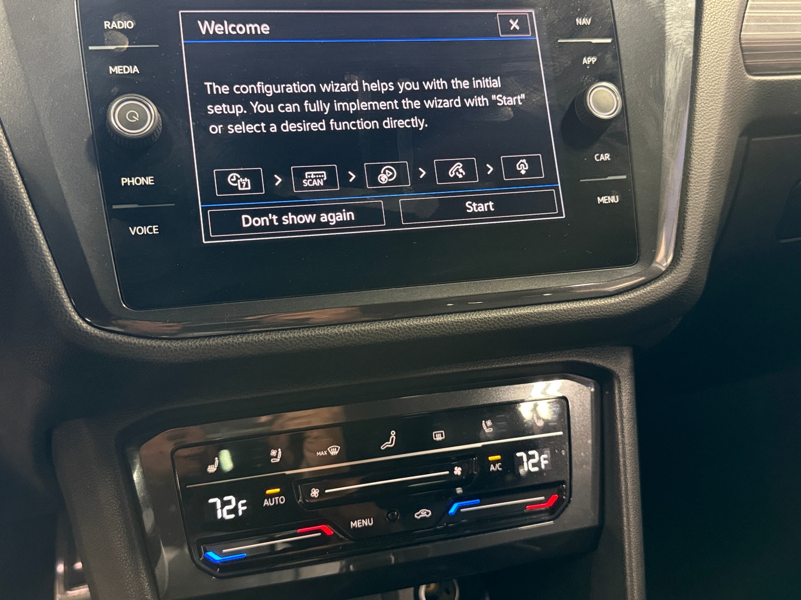 Thumbnail: 2022 Volkswagen Tiguan - 3