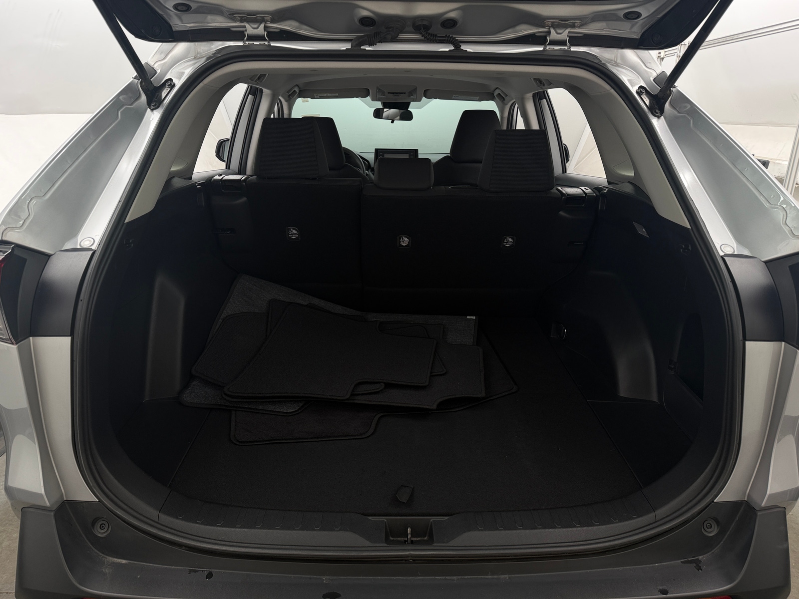 Thumbnail: 2019 Toyota RAV4 - 7