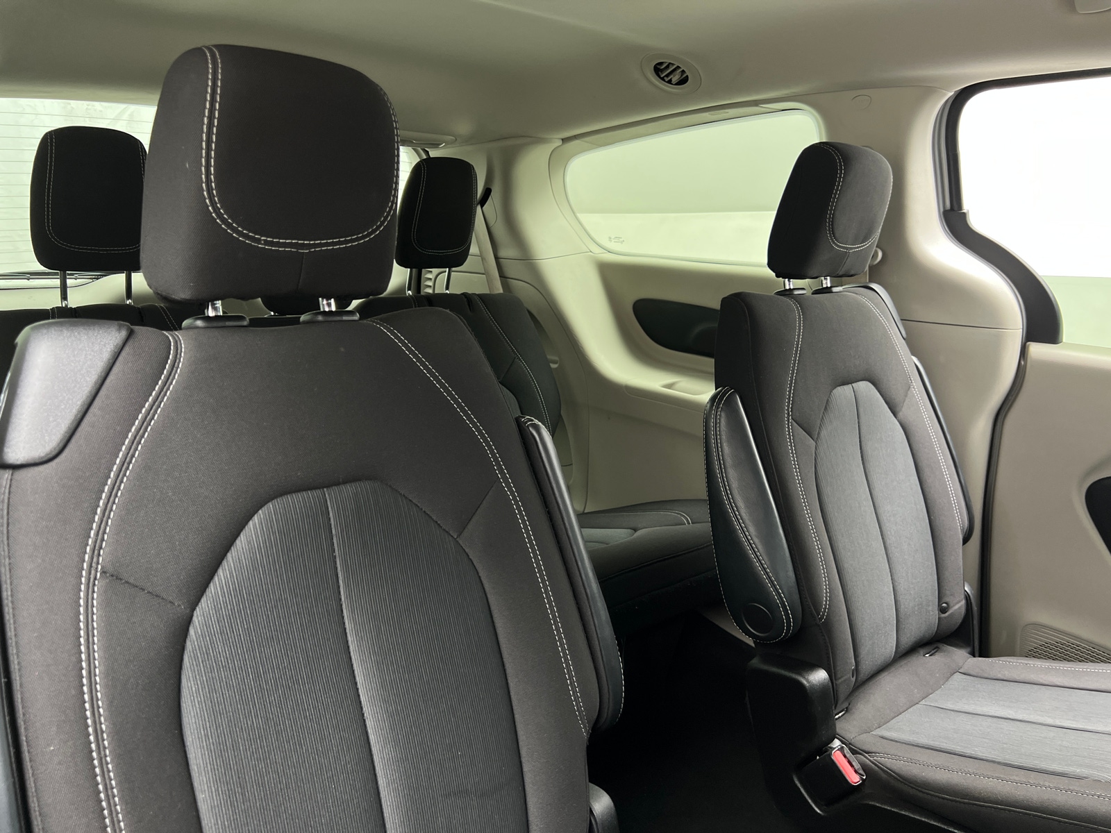 Thumbnail: 2023 Chrysler Voyager - 6