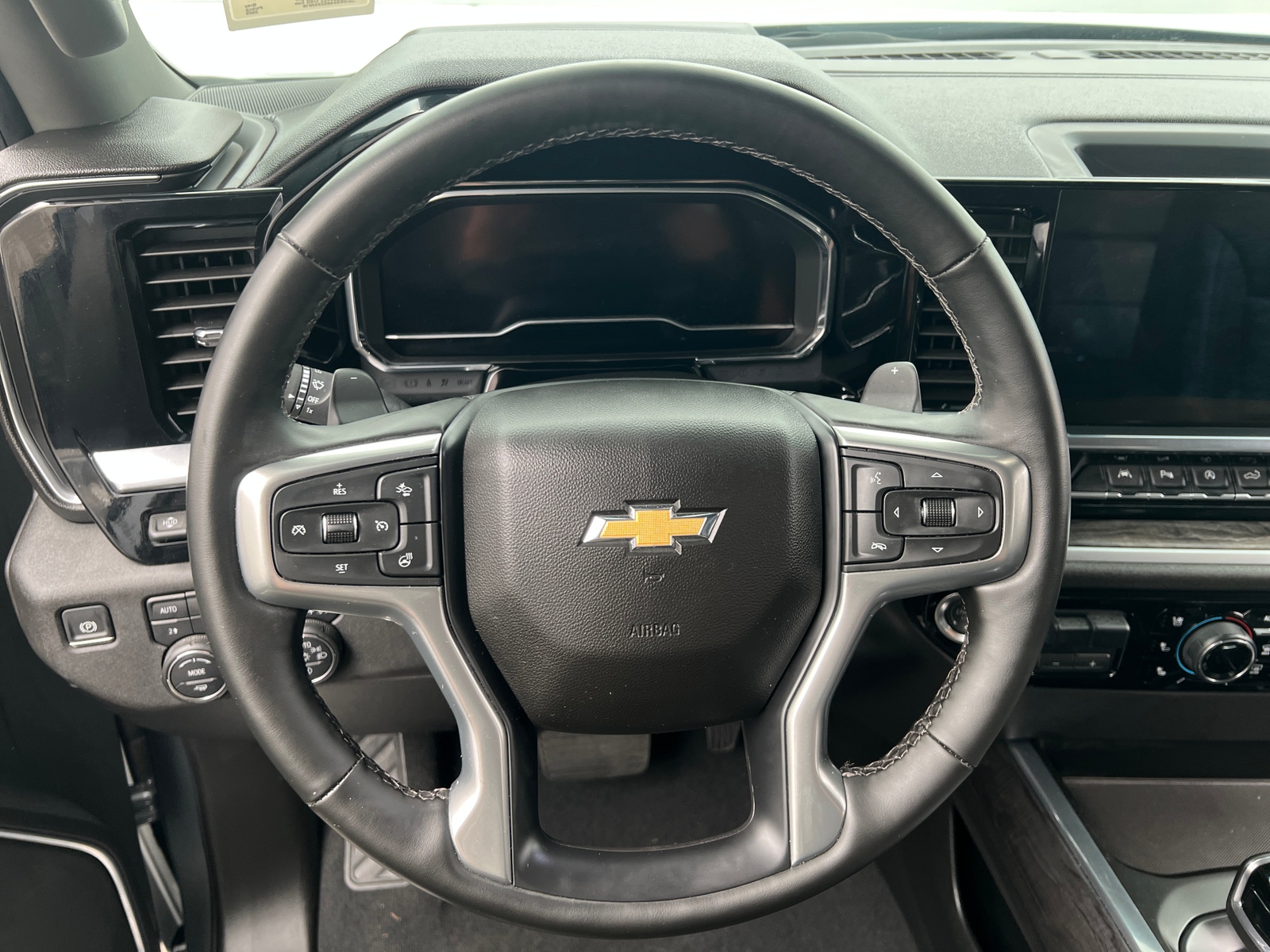 Thumbnail: 2025 Chevrolet Silverado 1500 - 4