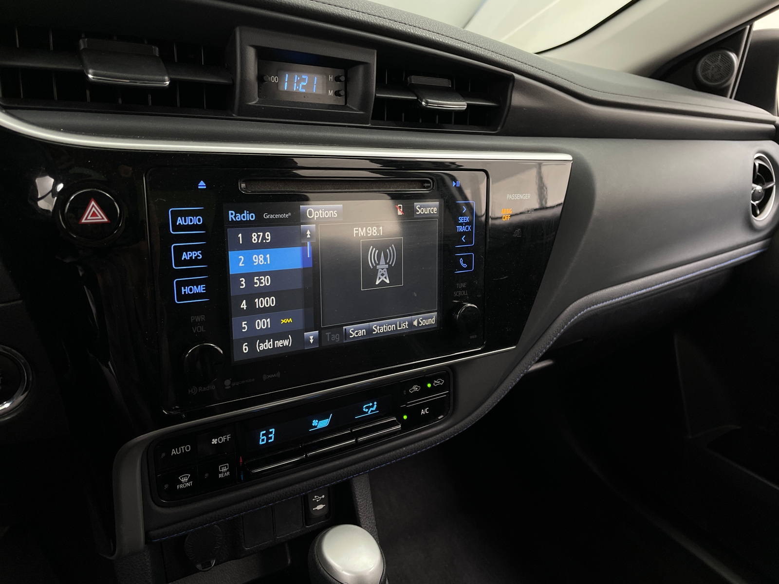 Thumbnail: 2017 Toyota Corolla - 4
