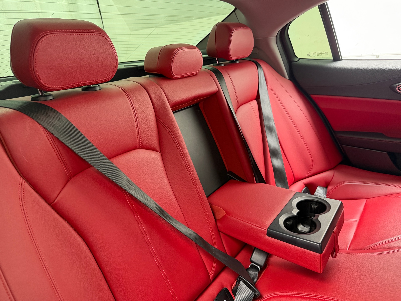 Thumbnail: 2021 Alfa Romeo Giulia - 5