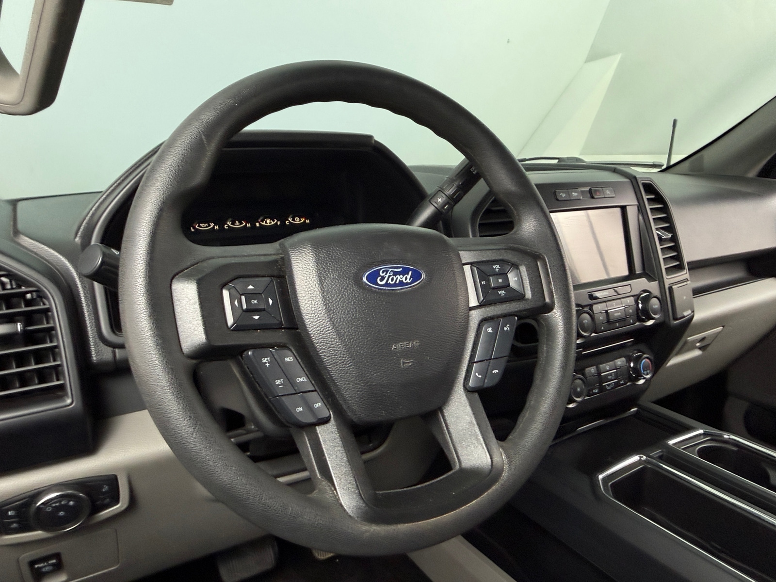 Thumbnail: 2018 Ford Econoline - 5