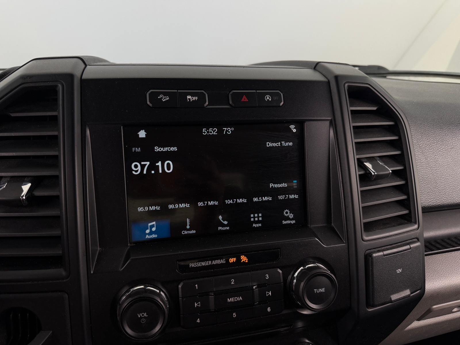 Thumbnail: 2018 Ford Econoline - 4