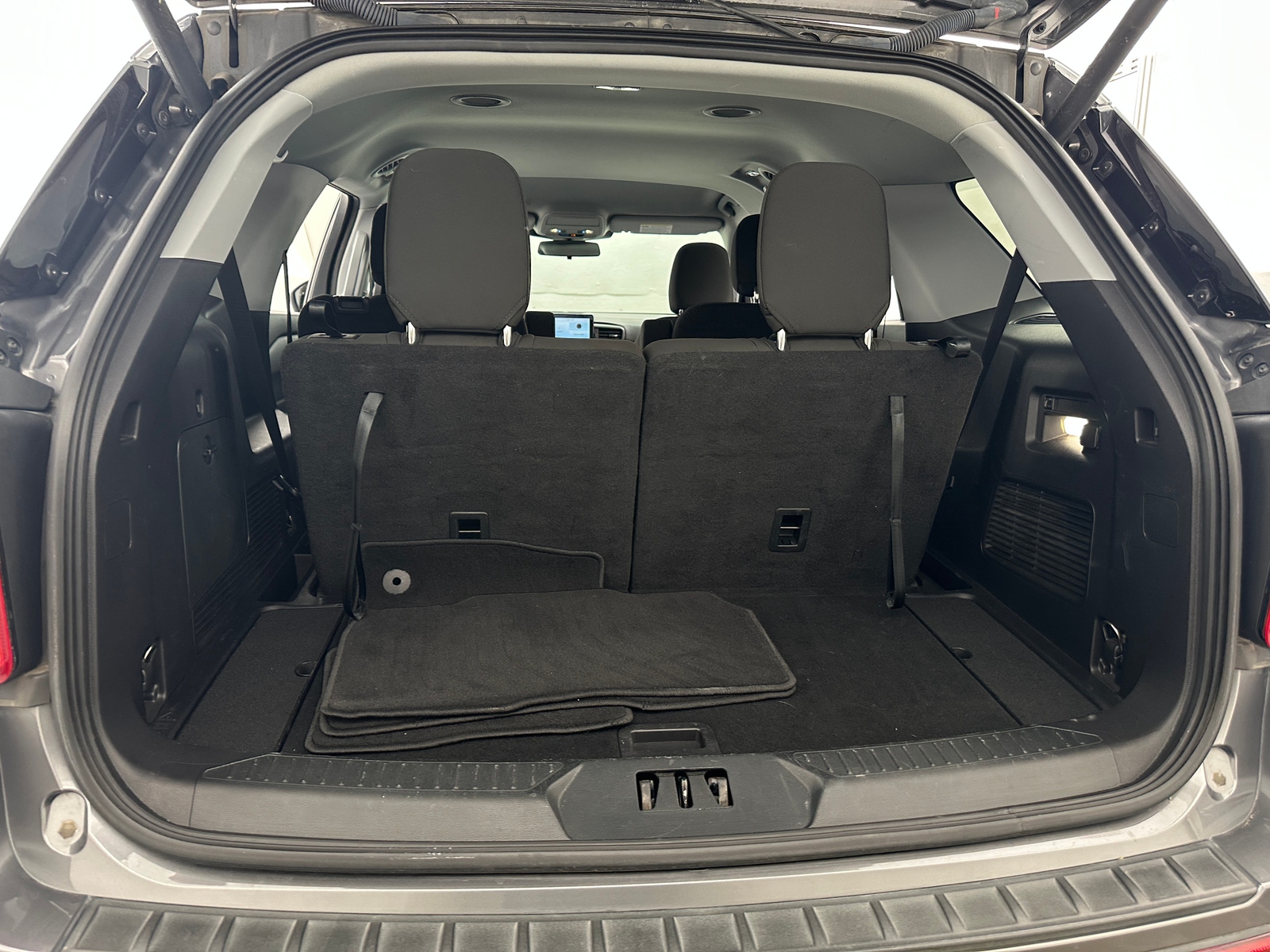 Thumbnail: 2021 Ford Explorer - 7