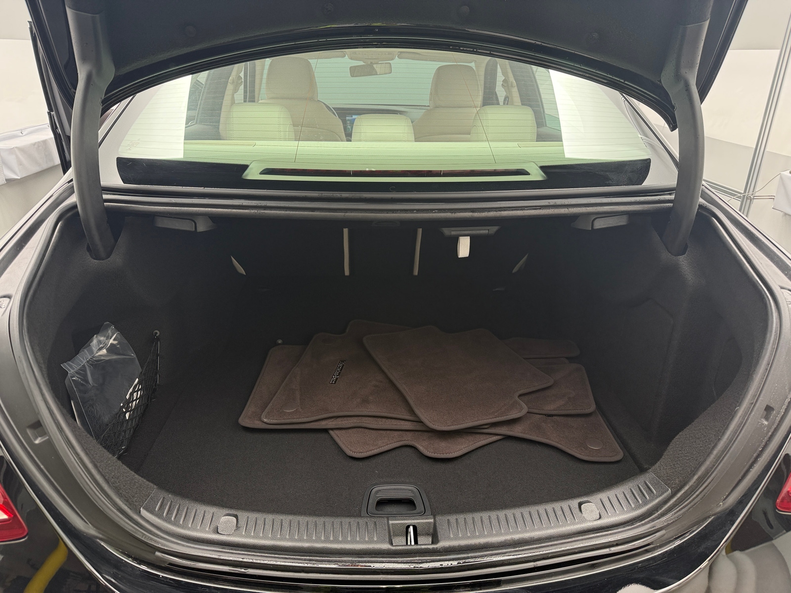 Thumbnail: 2020 Mercedes-Benz E-Class - 6