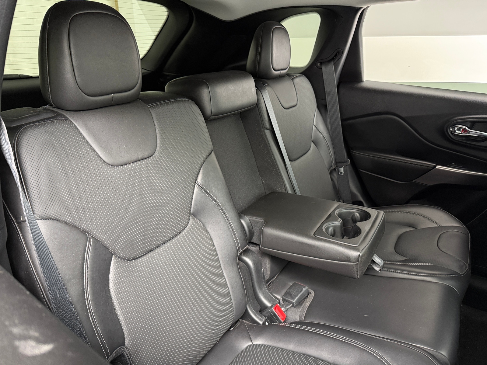 Thumbnail: 2021 Jeep Cherokee - 5