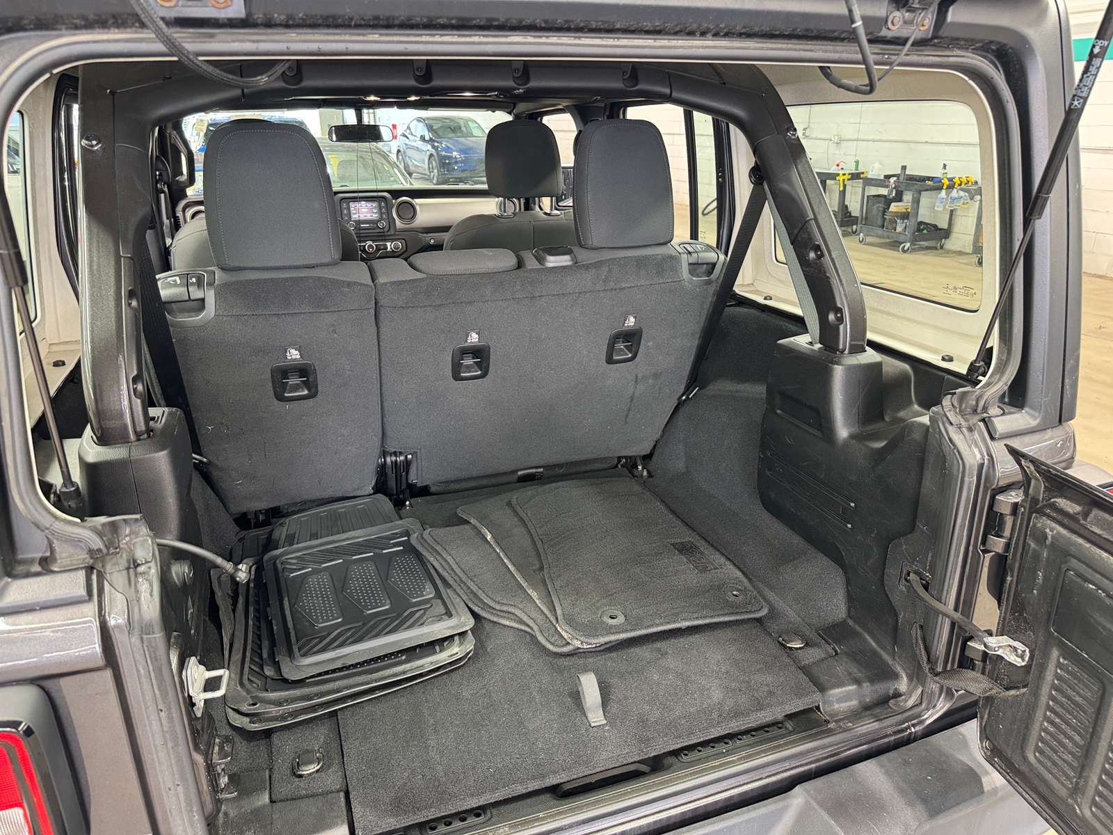 Thumbnail: 2020 Jeep Wrangler - 7