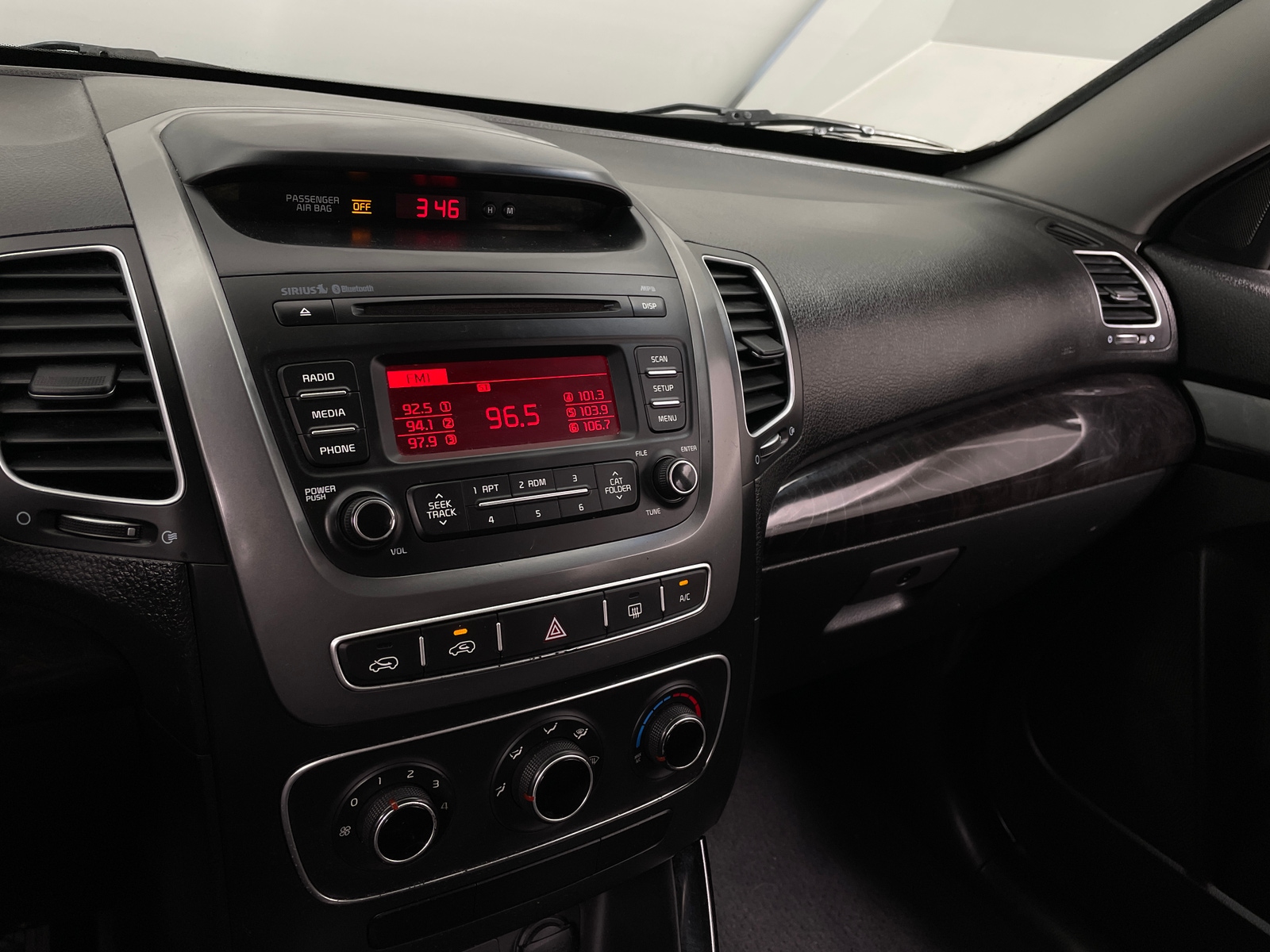Thumbnail: 2015 Kia Sorento - 4