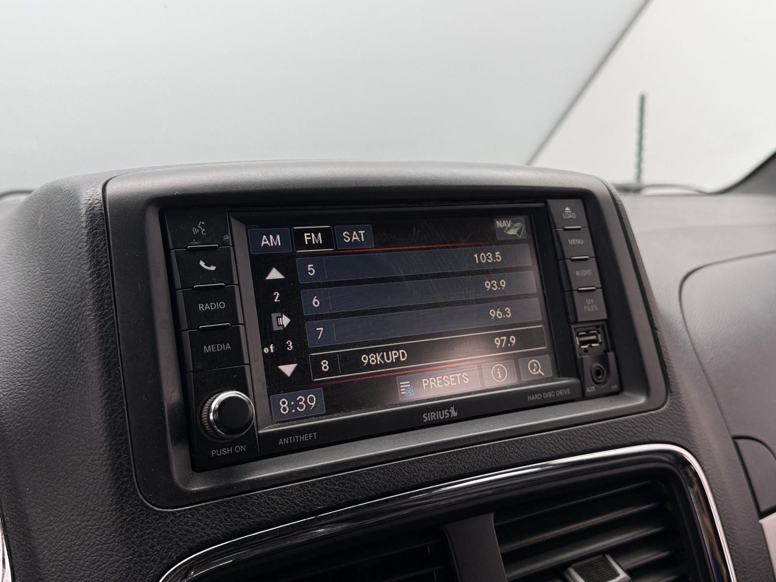 Thumbnail: 2017 Dodge Grand Caravan - 3