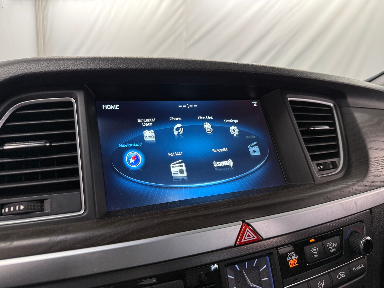 Thumbnail: 2015 Hyundai Genesis - 3