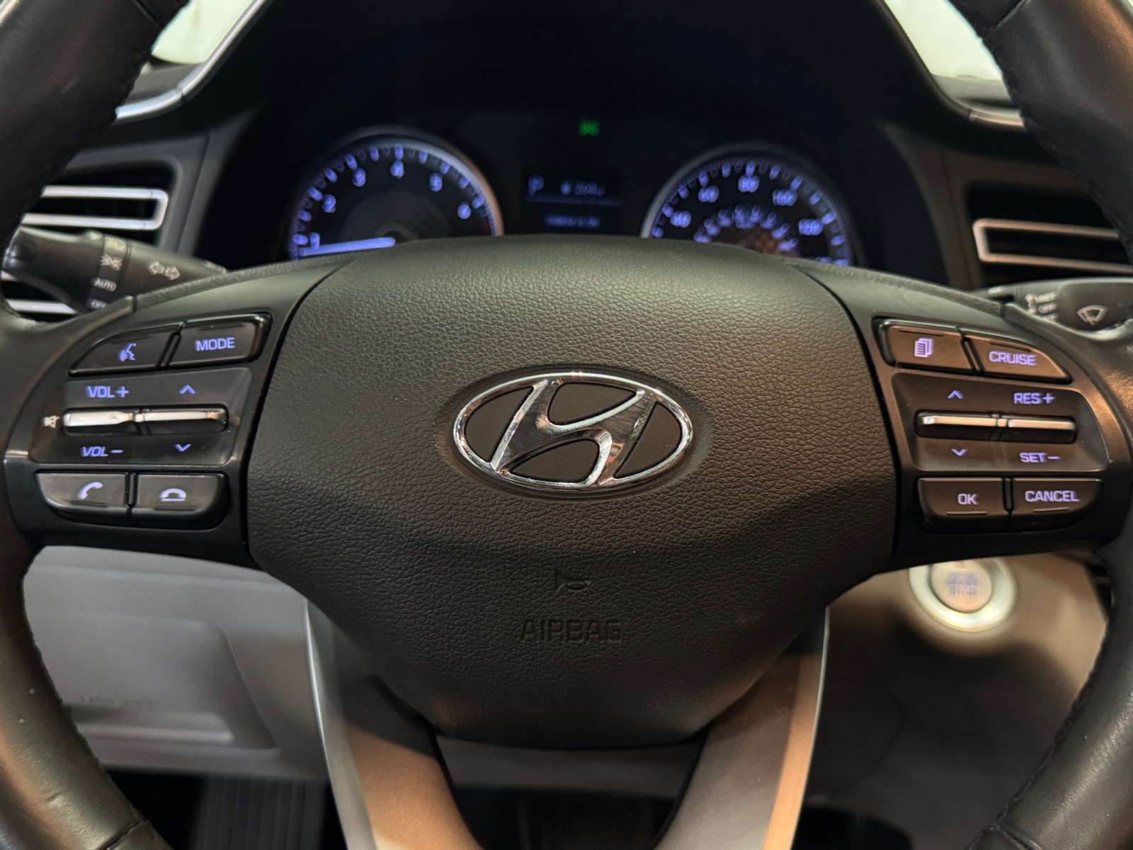 Thumbnail: 2020 Hyundai Elantra - 4