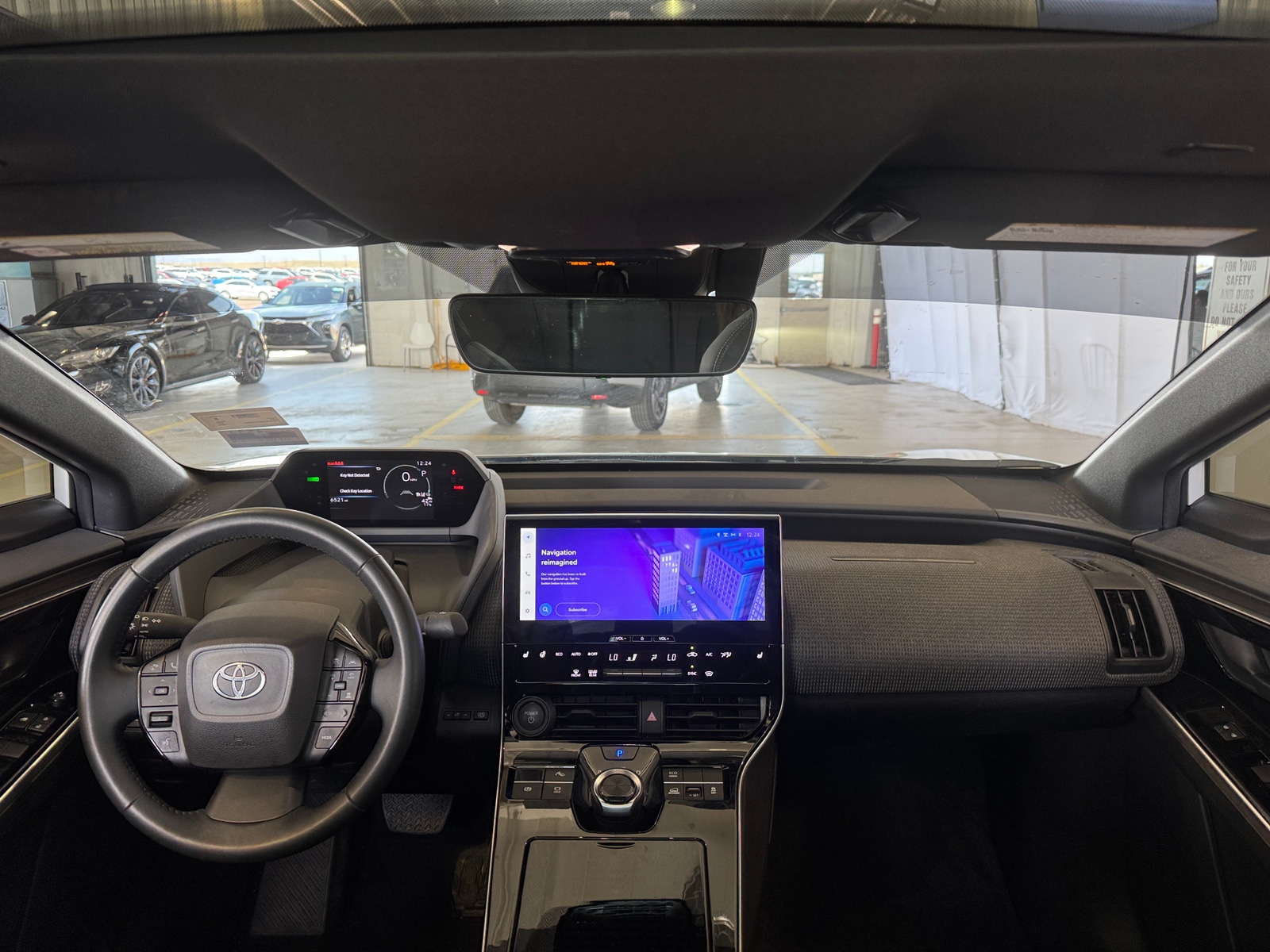 Thumbnail: 2023 Toyota bZ4X - 2