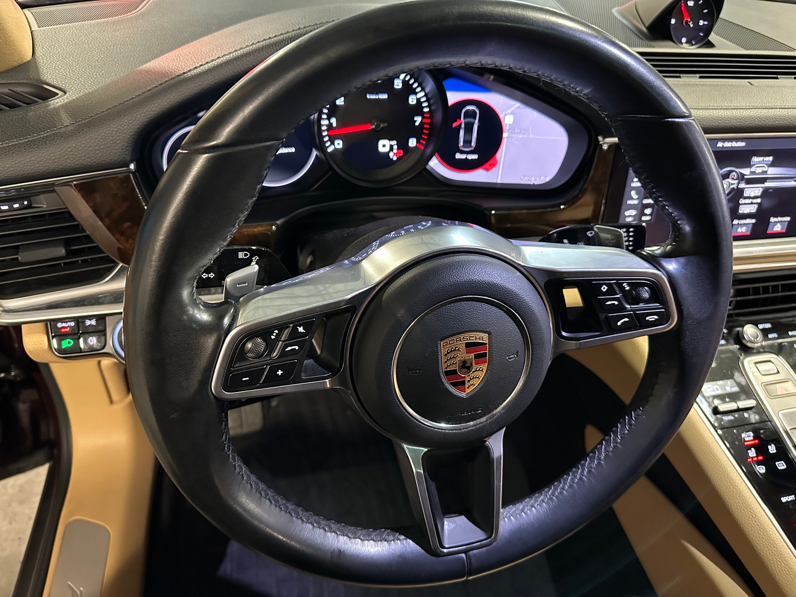 Thumbnail: 2018 Porsche Panamera - 4