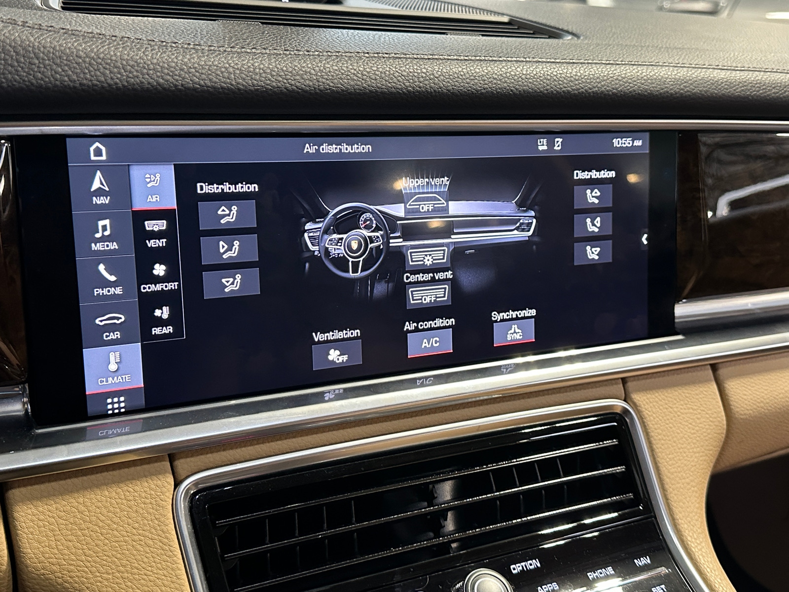 Thumbnail: 2018 Porsche Panamera - 3