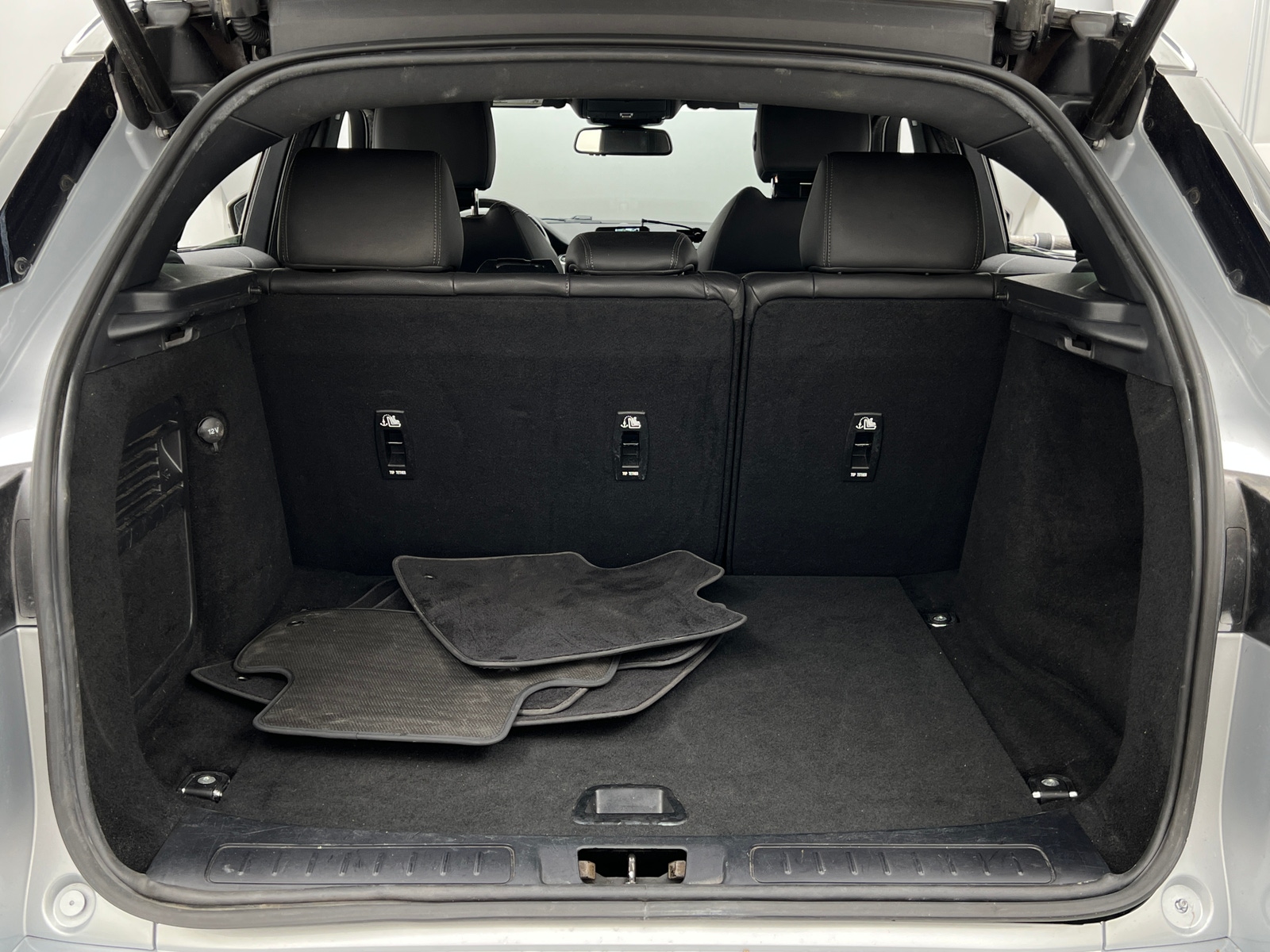 Thumbnail: 2019 Land Rover Range Rover Evoque - 6