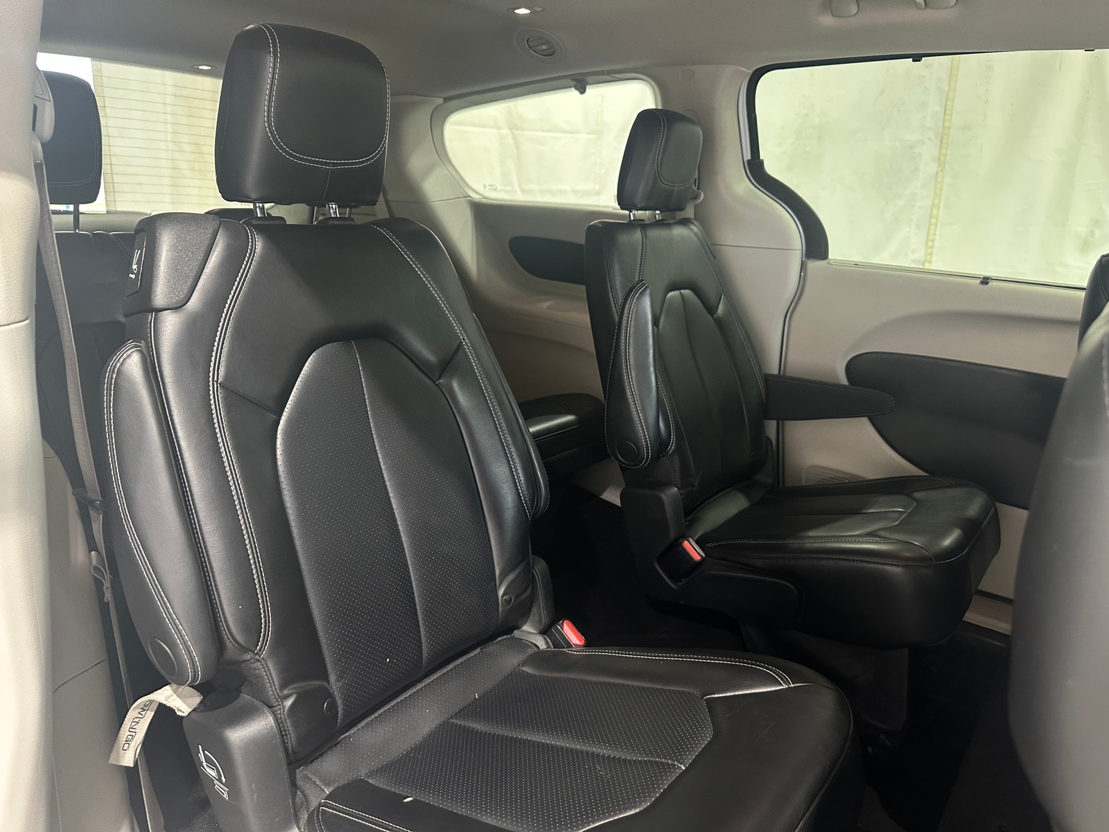 Thumbnail: 2023 Chrysler Pacifica - 5