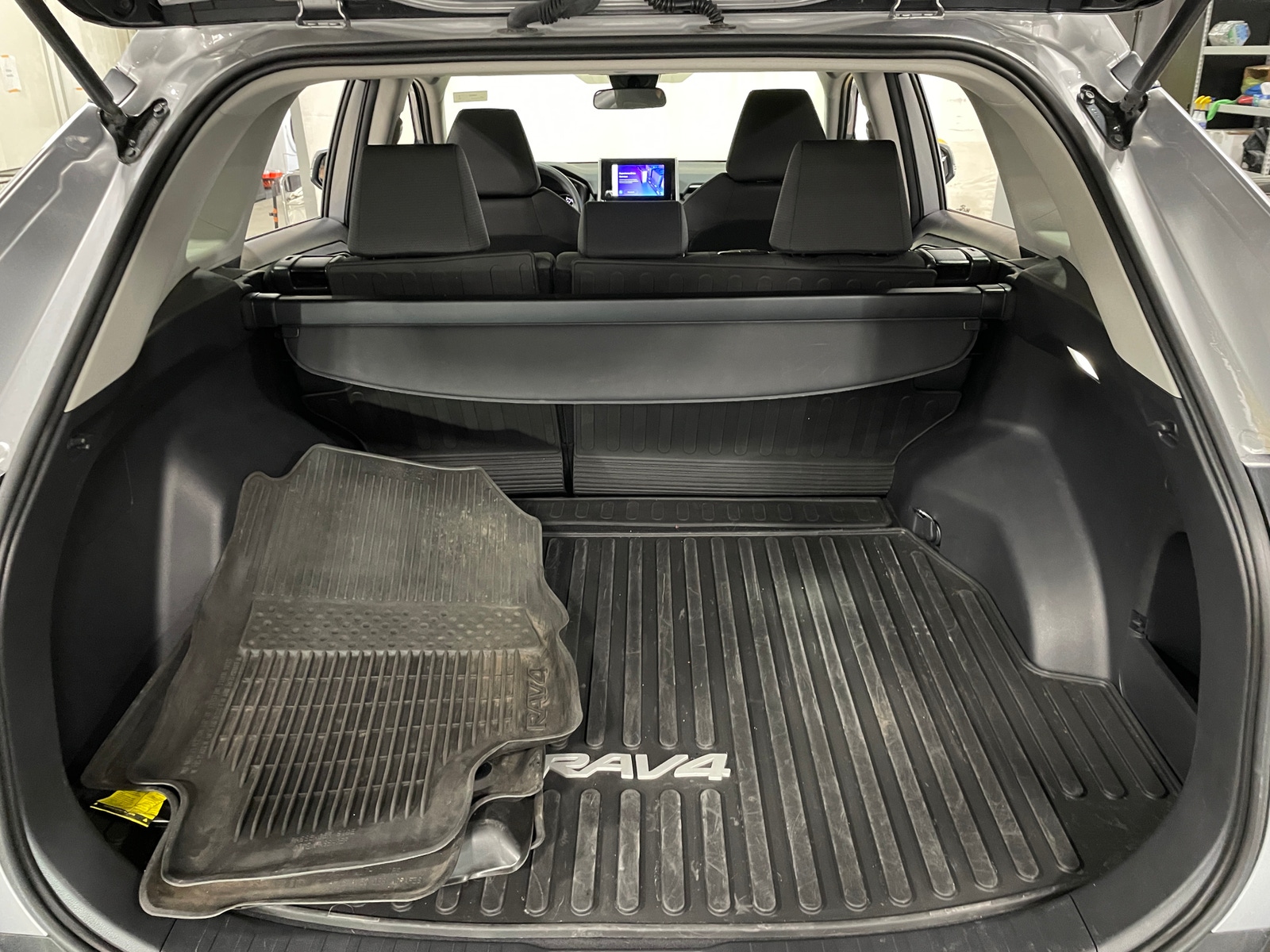 Thumbnail: 2023 Toyota RAV4 - 7