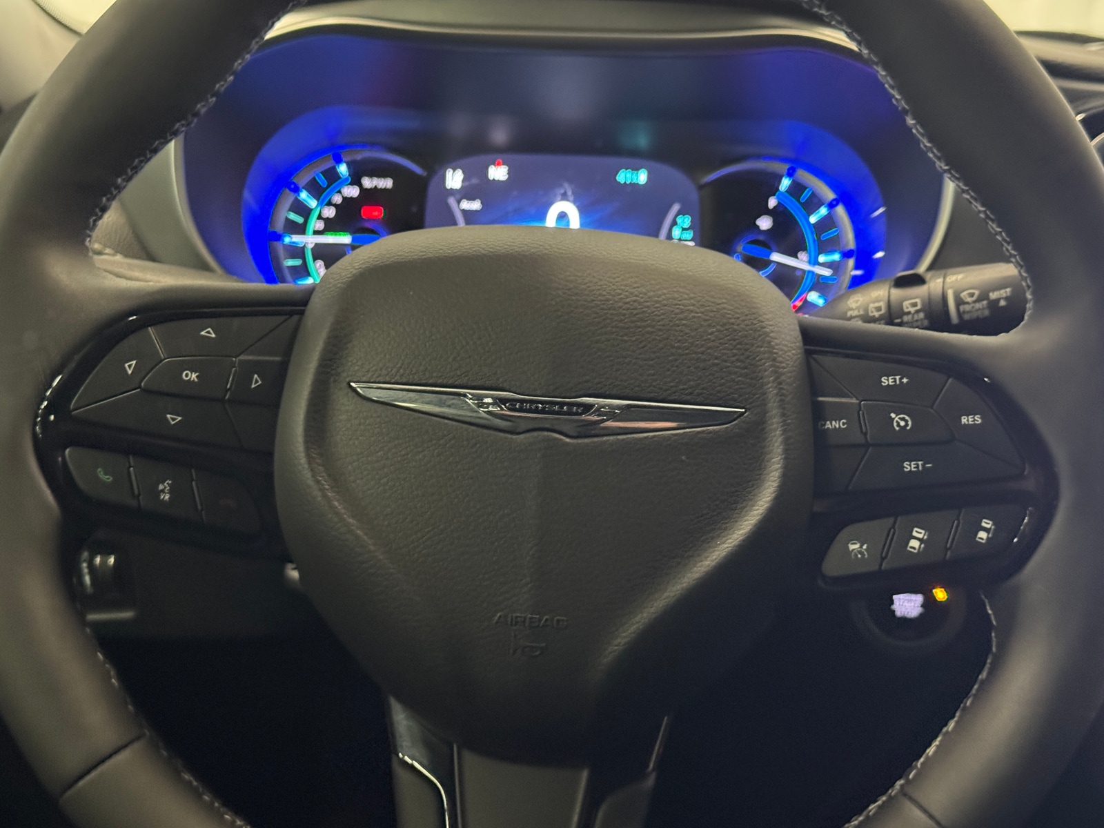 Thumbnail: 2024 Chrysler Pacifica - 4