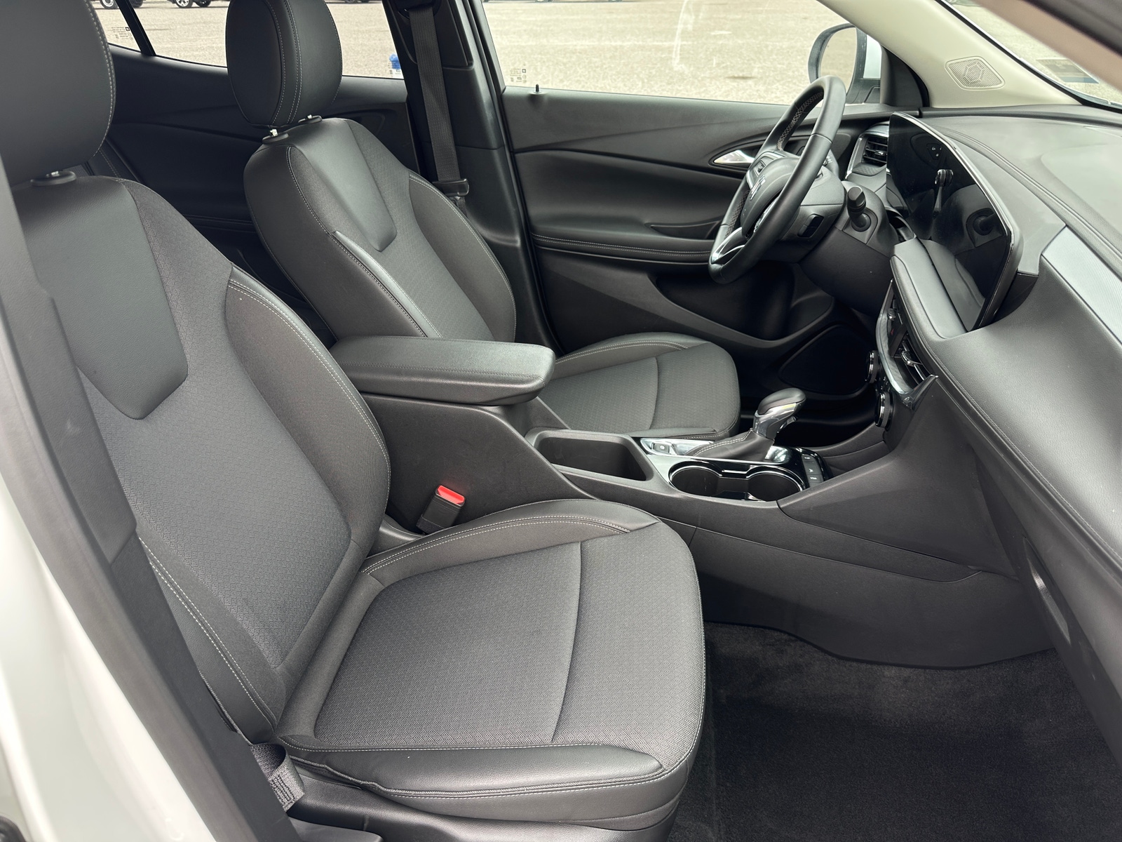 Thumbnail: 2025 Buick Encore GX - 2
