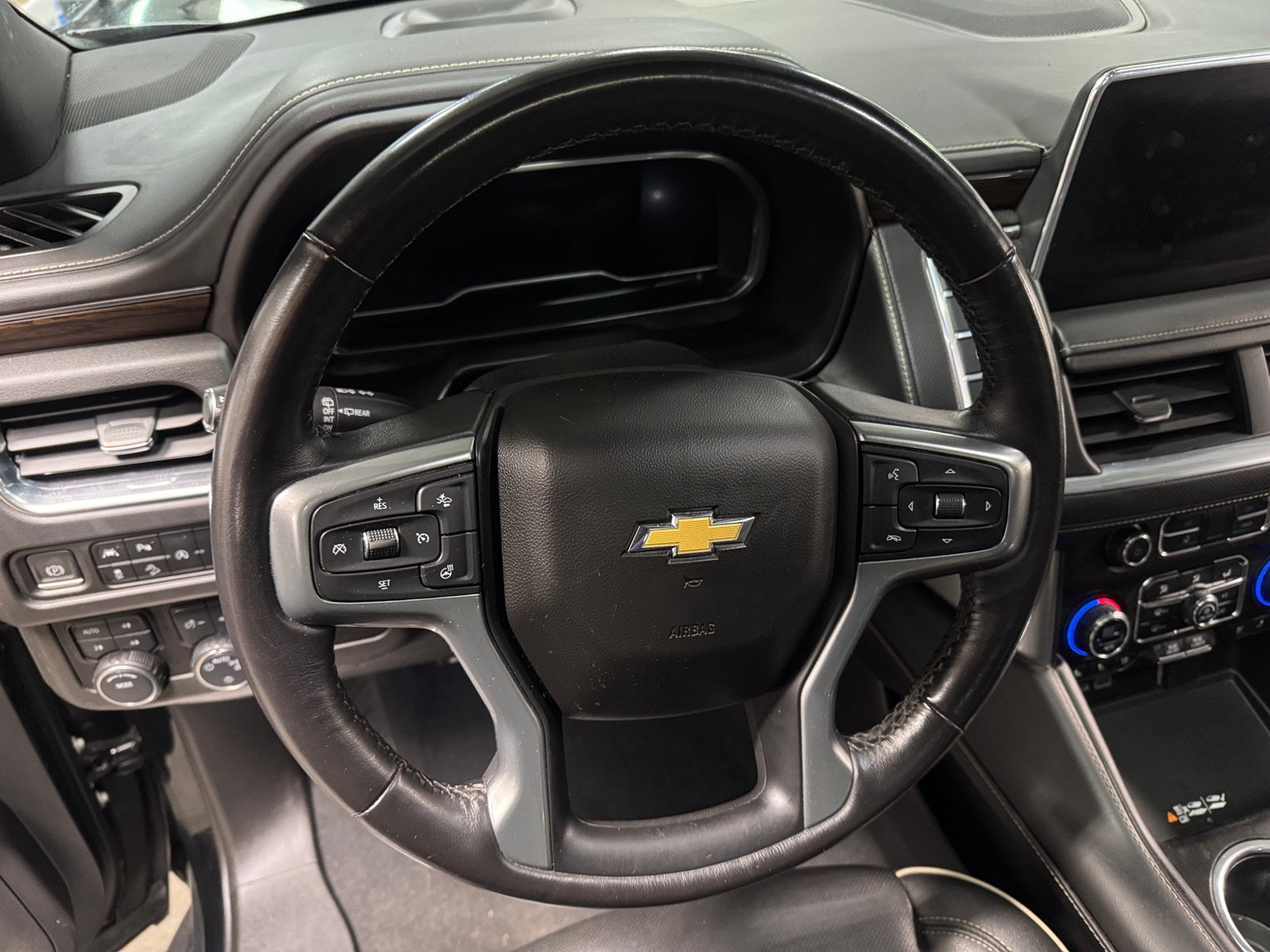 Thumbnail: 2023 Chevrolet Tahoe - 4