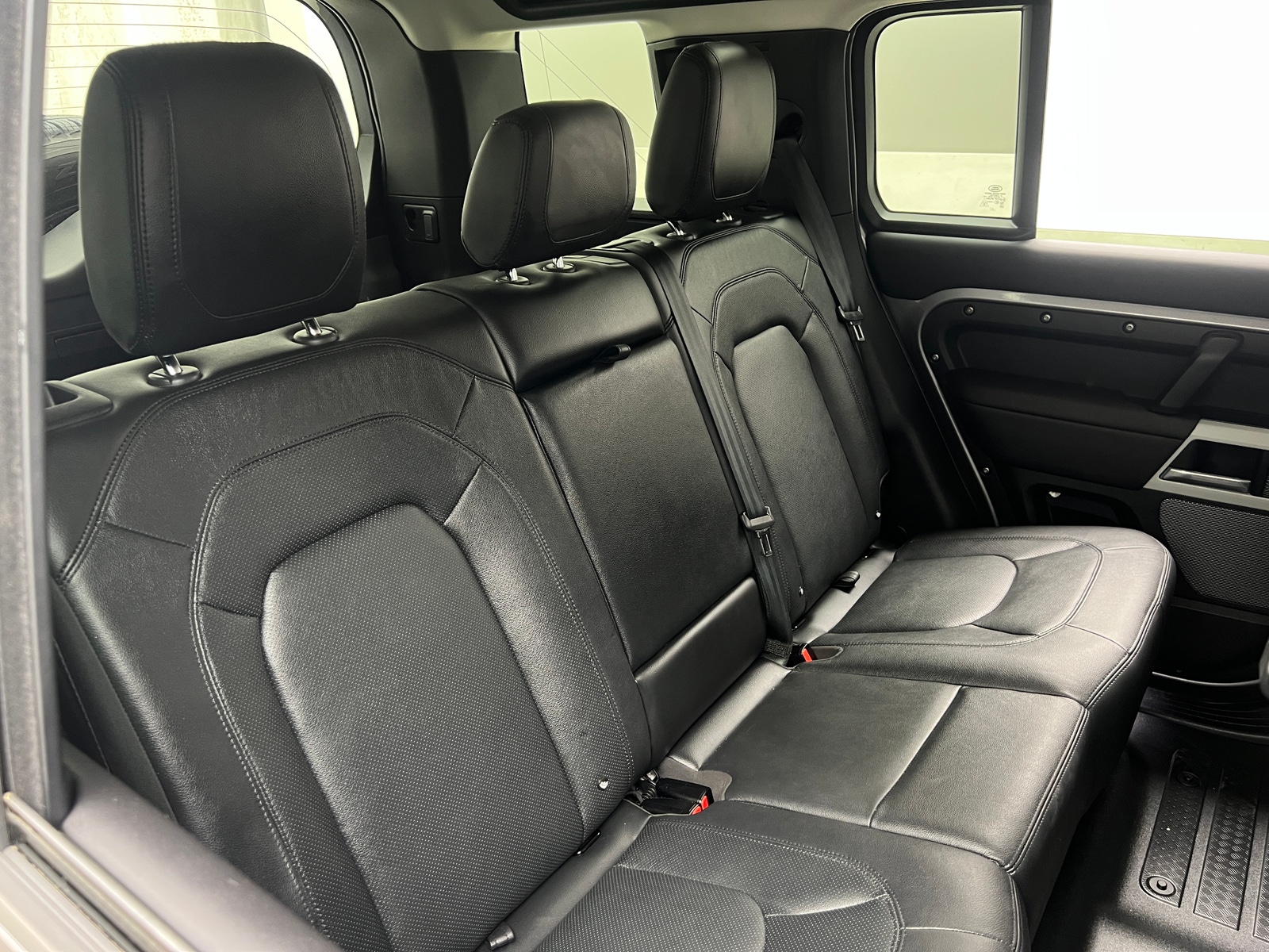 Thumbnail: 2024 Land Rover Defender - 5