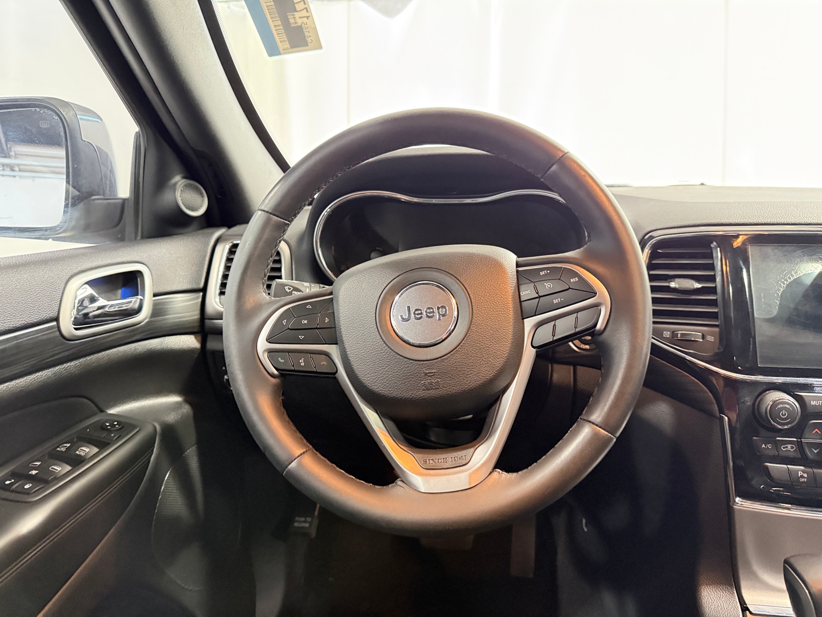 Thumbnail: 2019 Jeep Grand Cherokee - 5