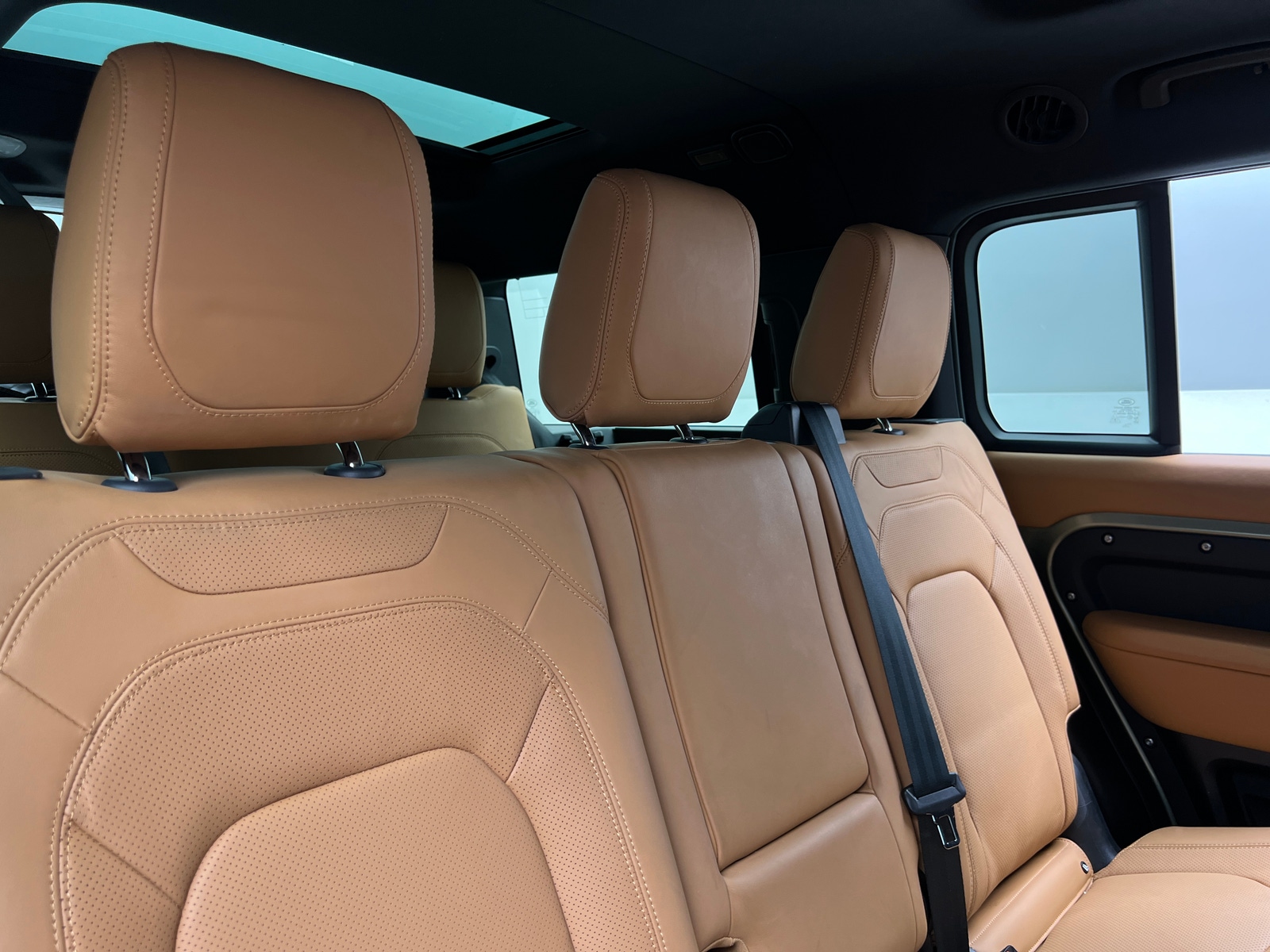 Thumbnail: 2024 Land Rover Defender - 5