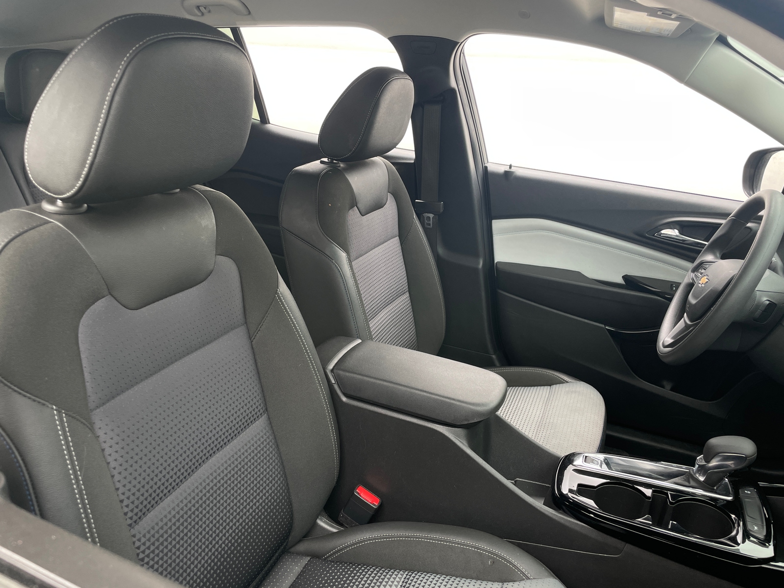 Thumbnail: 2025 Chevrolet Trax - 2