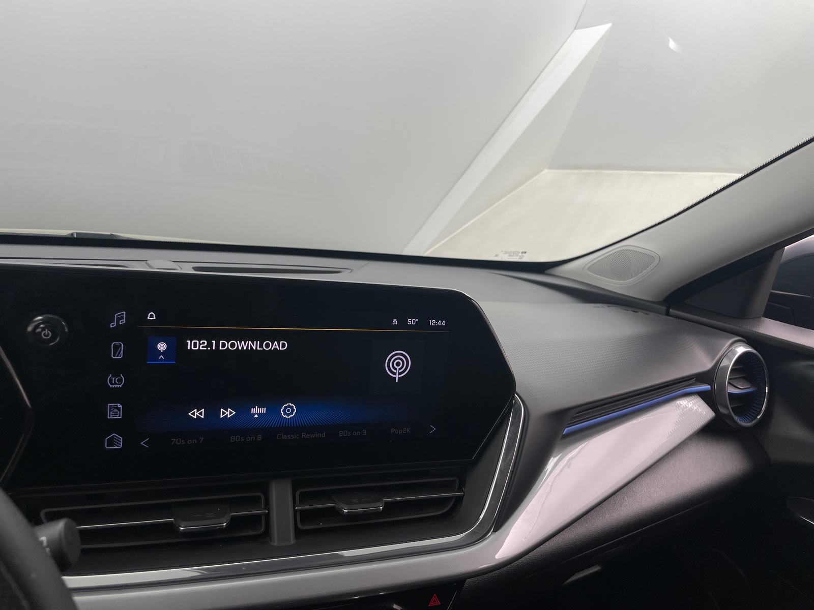 Thumbnail: 2025 Chevrolet Trax - 4