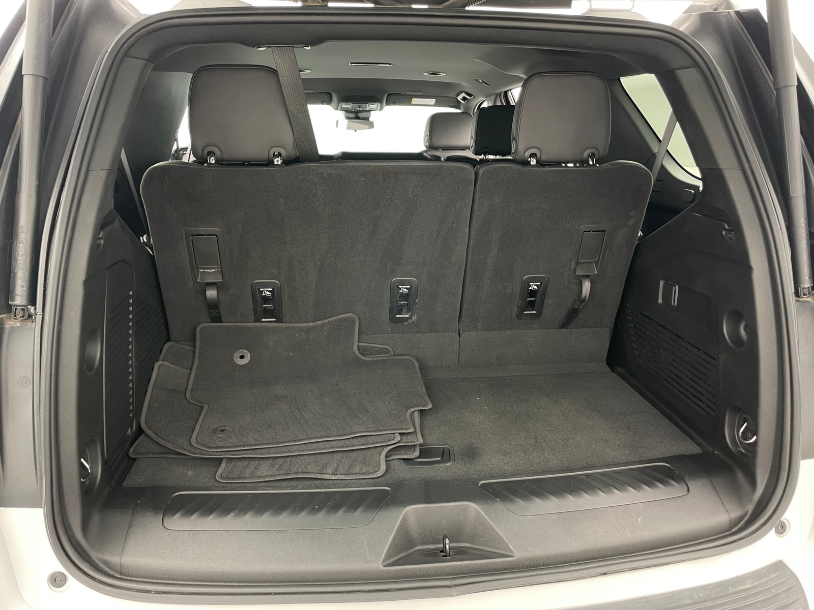 Thumbnail: 2025 Chevrolet Tahoe - 6