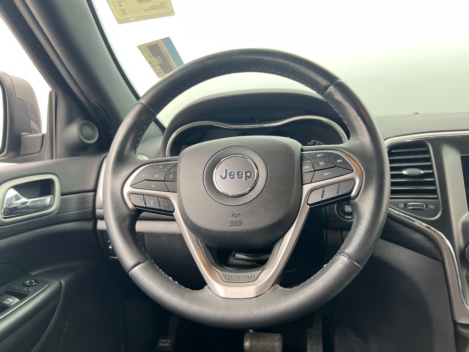 Thumbnail: 2019 Jeep Grand Cherokee - 5