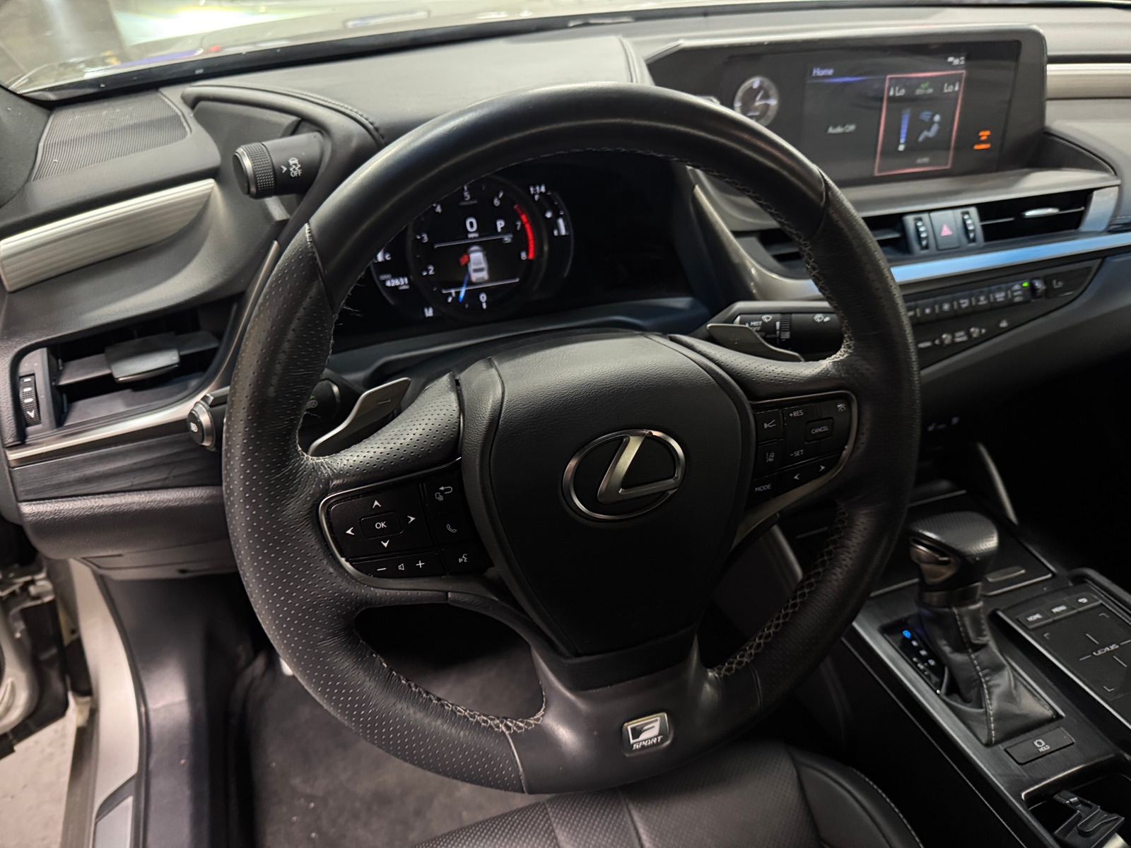 Thumbnail: 2020 Lexus ES - 4