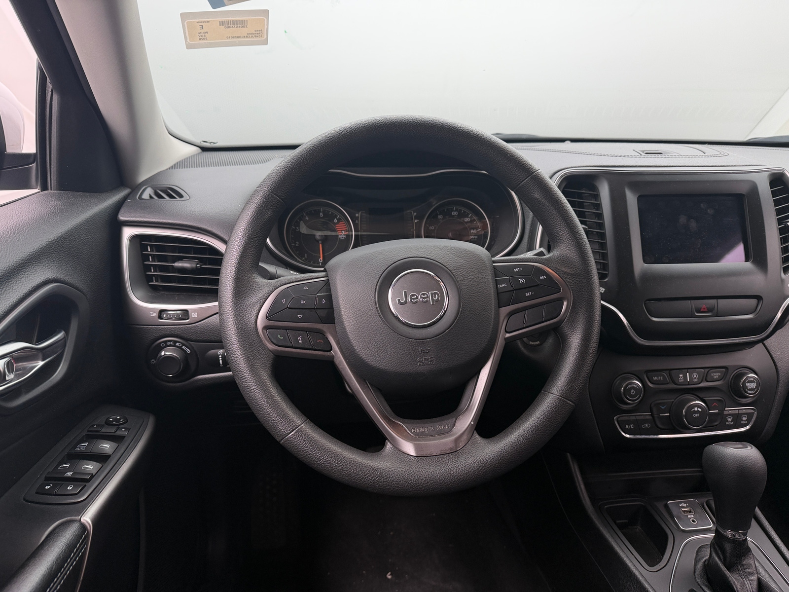 Thumbnail: 2020 Jeep Cherokee - 5