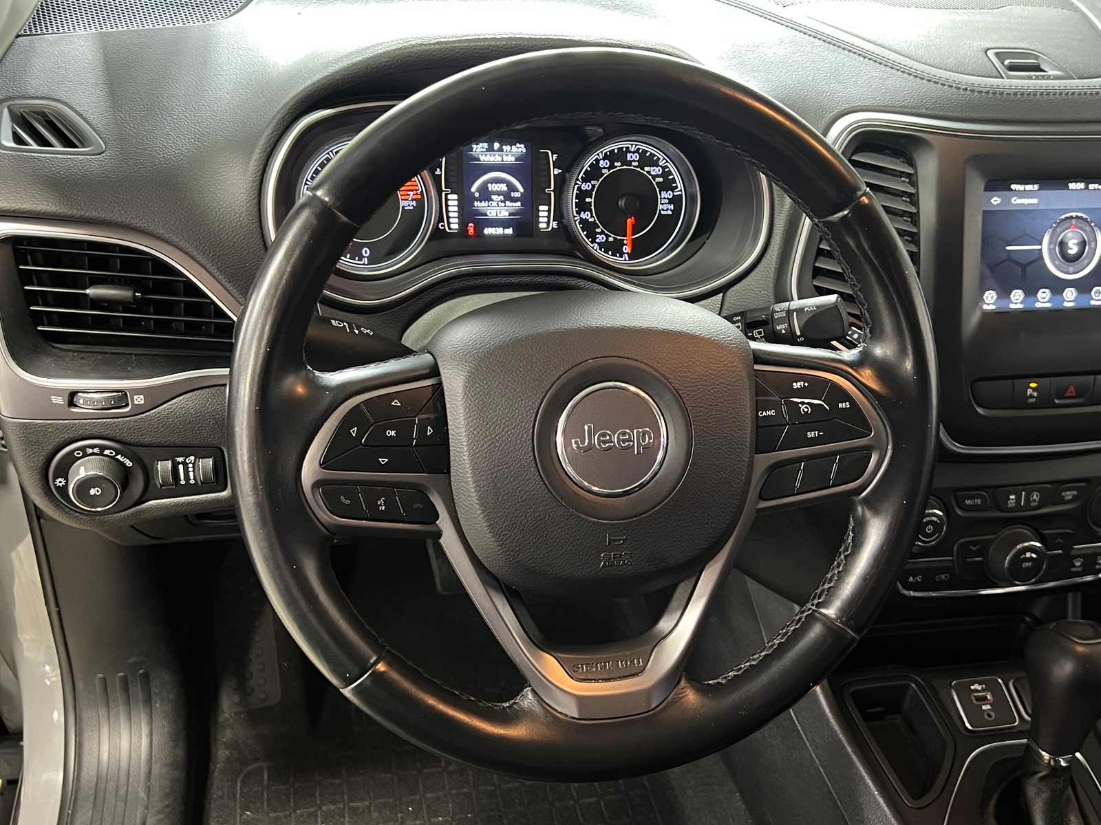 Thumbnail: 2019 Jeep Cherokee - 5