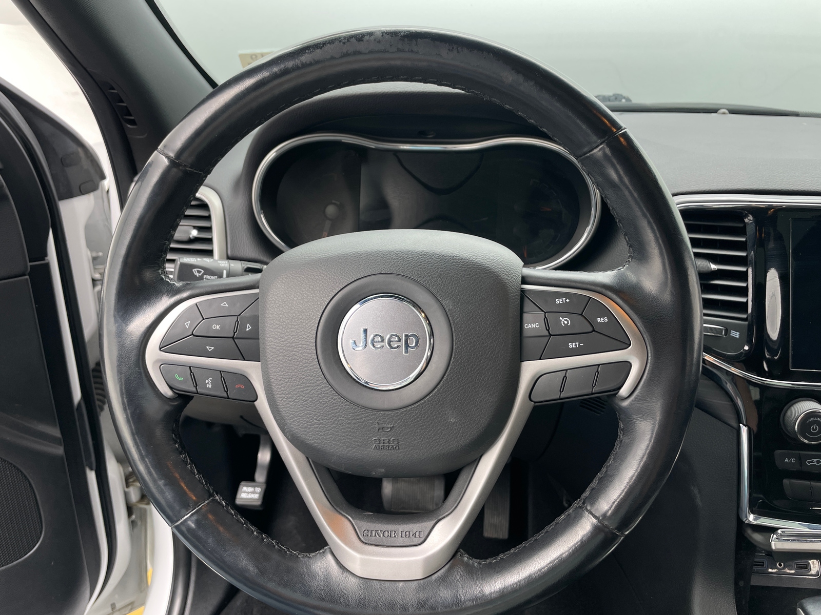 Thumbnail: 2020 Jeep Grand Cherokee - 5