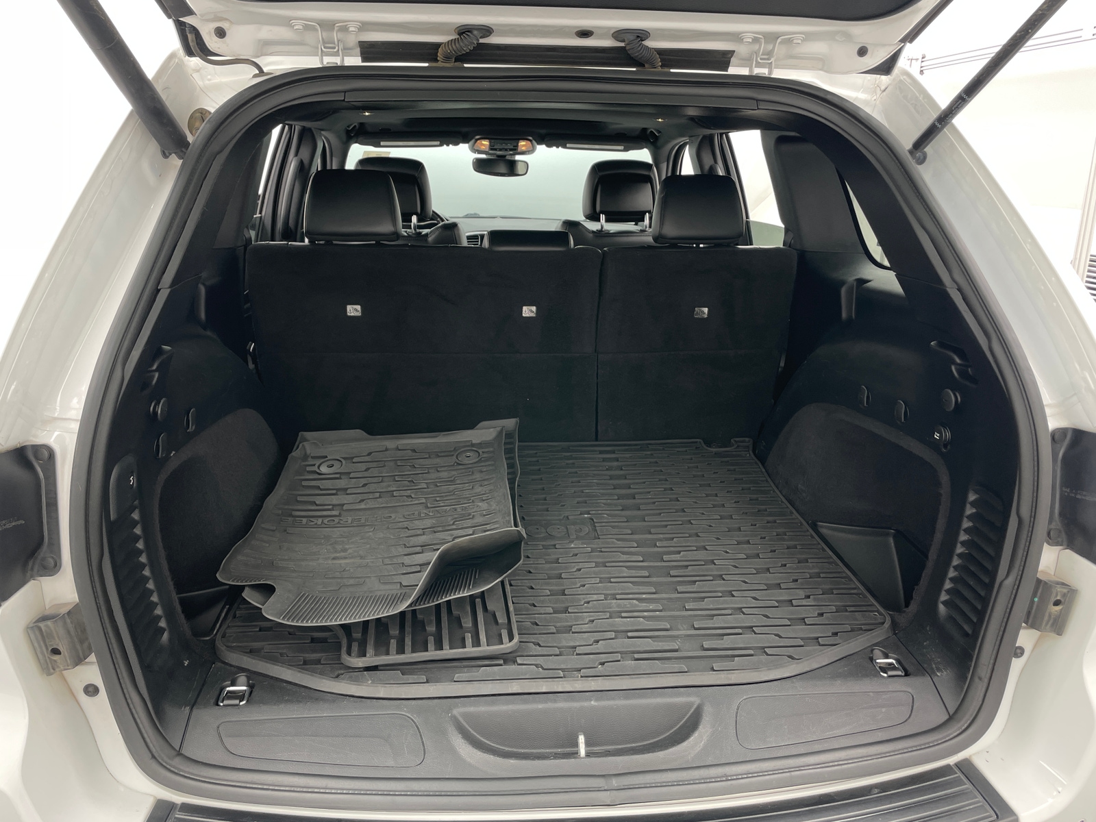 Thumbnail: 2020 Jeep Grand Cherokee - 7