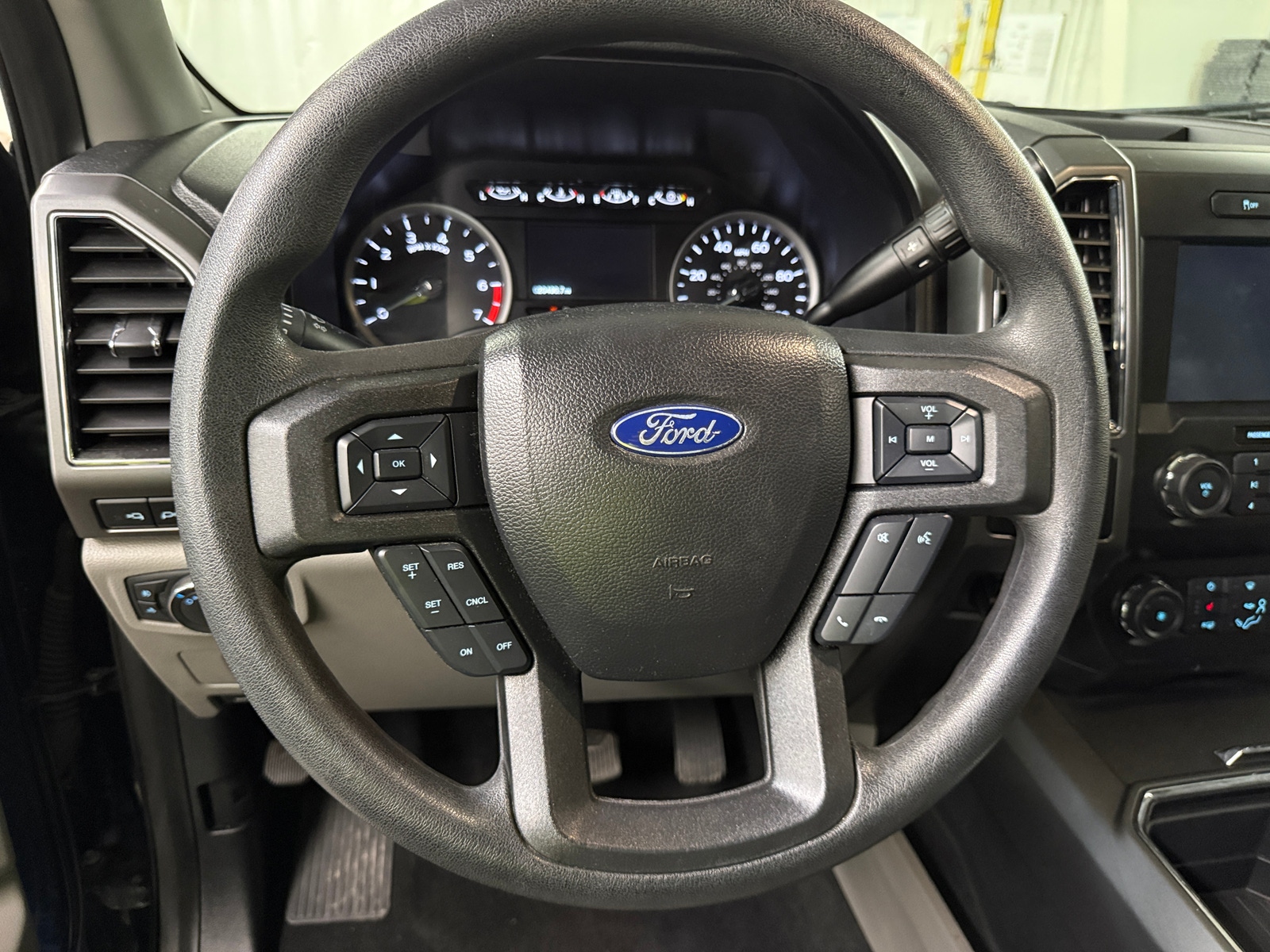 Thumbnail: 2019 Ford Econoline - 5