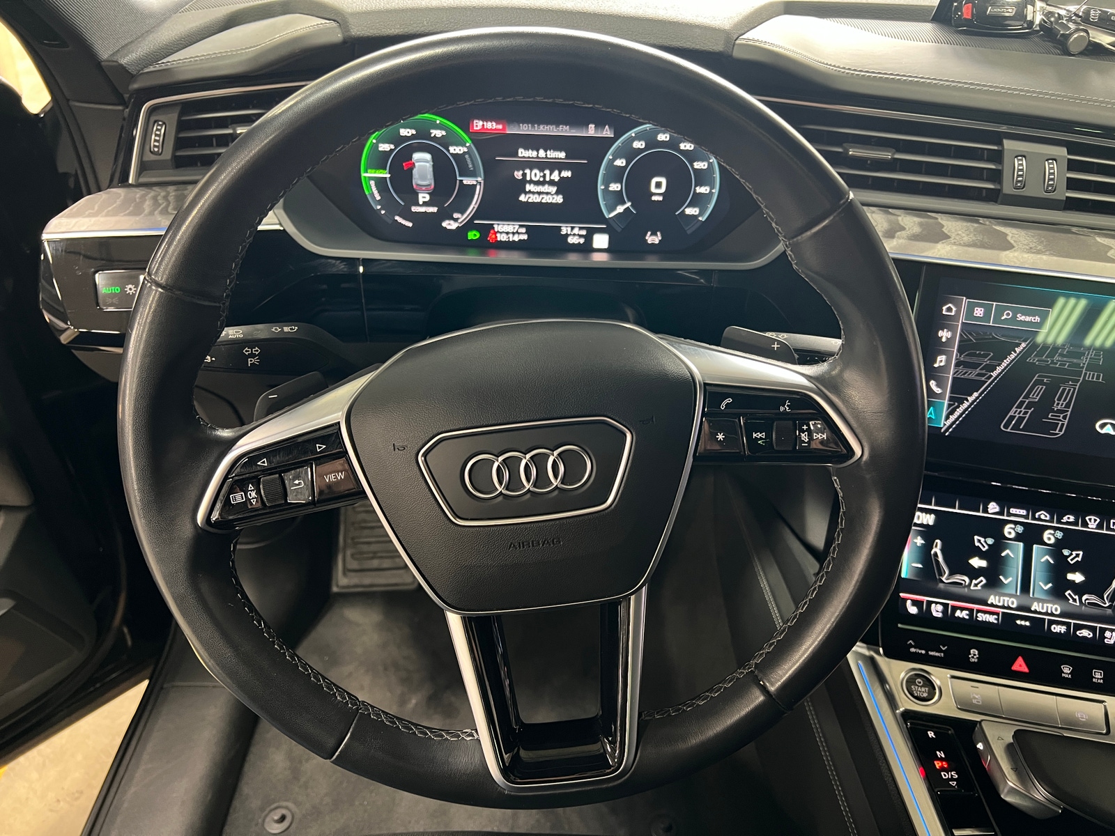 Thumbnail: 2023 Audi e-tron - 4