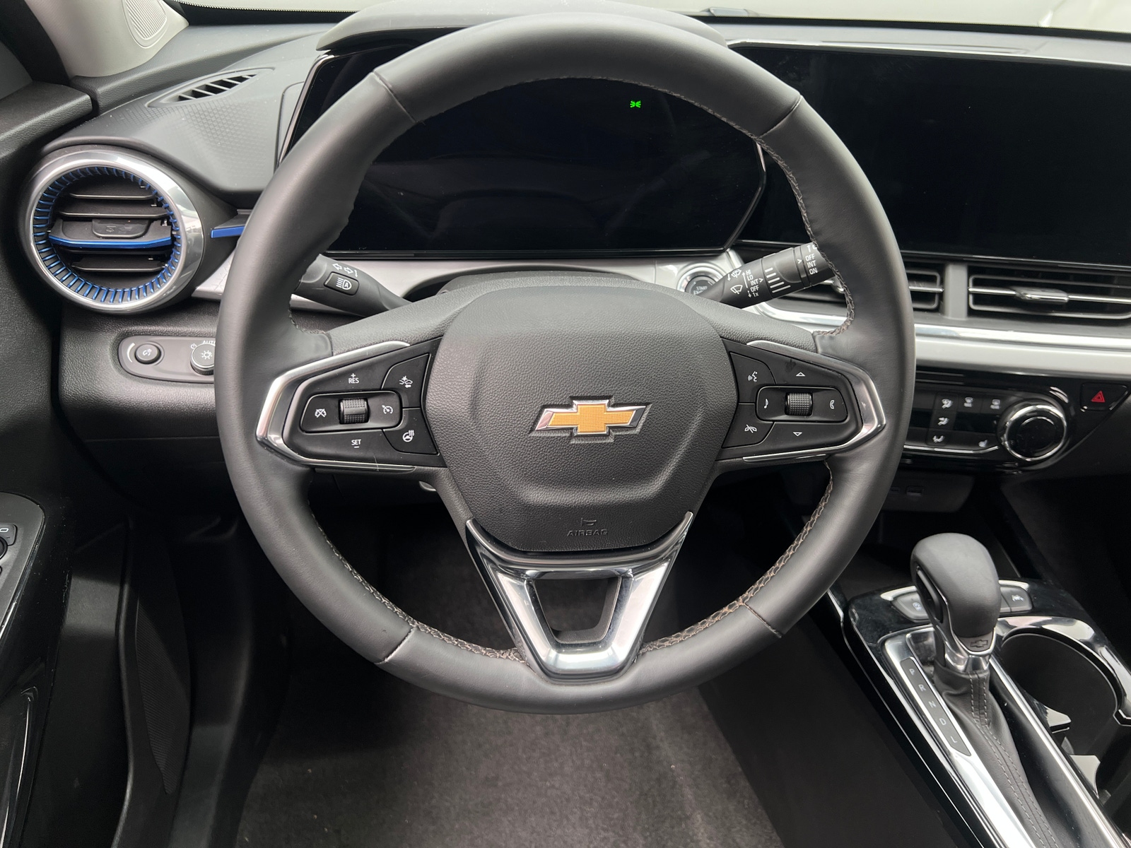 Thumbnail: 2025 Chevrolet Trax - 5