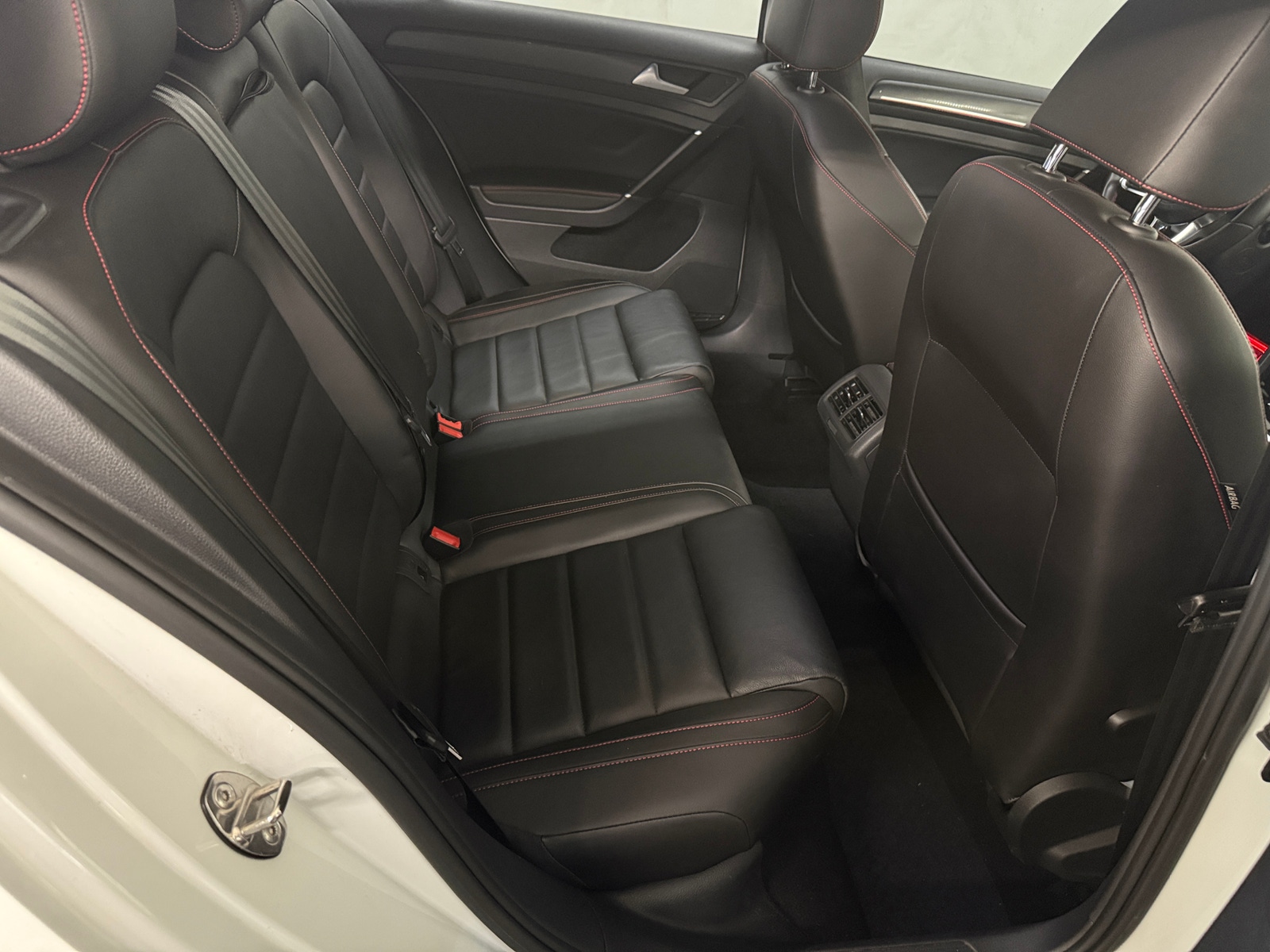 Thumbnail: 2021 Volkswagen Golf - 5