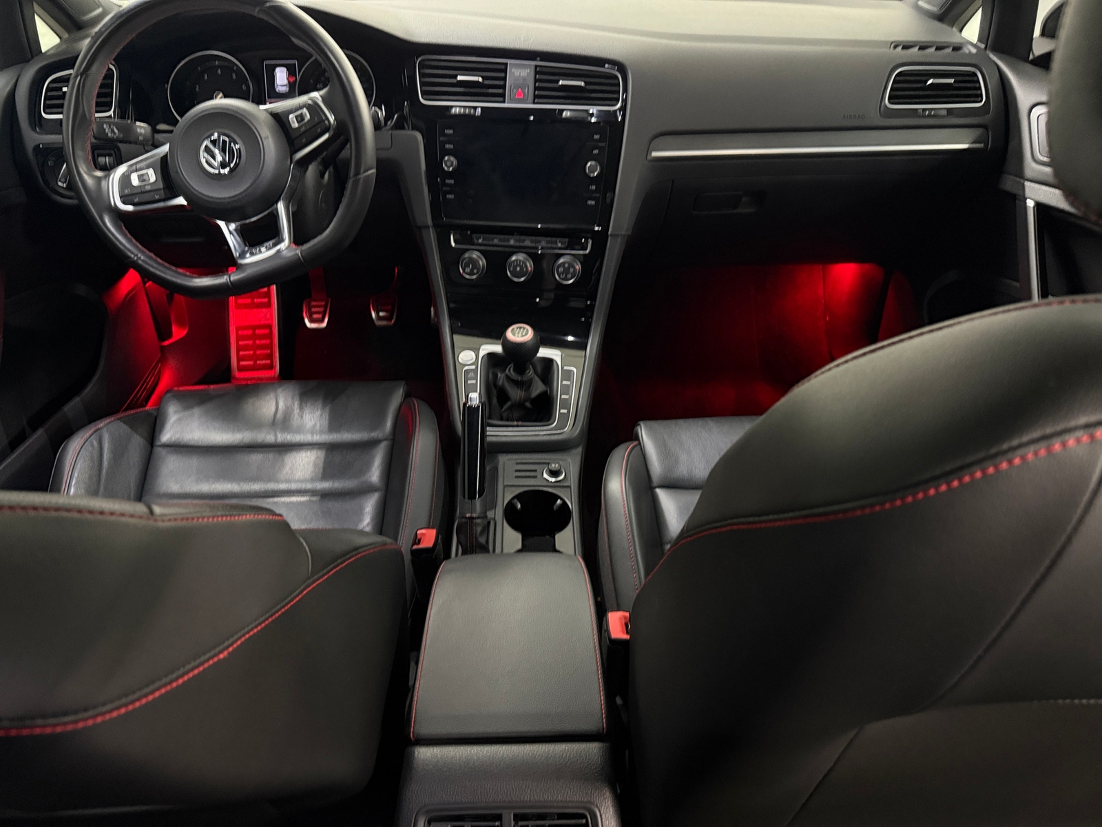 Thumbnail: 2021 Volkswagen Golf - 2