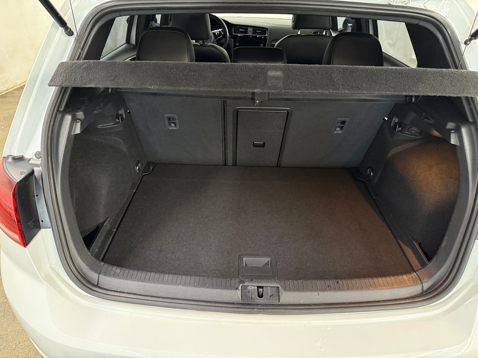 Thumbnail: 2021 Volkswagen Golf - 6