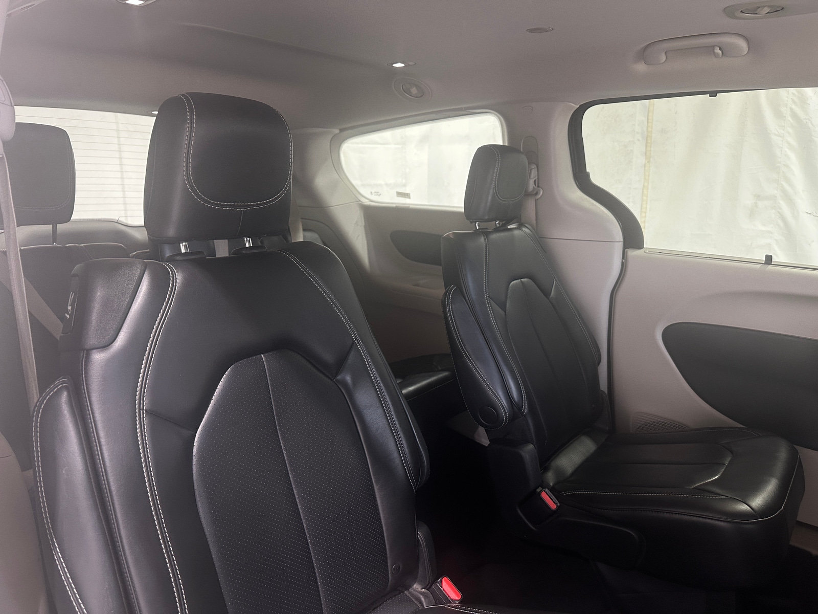 Thumbnail: 2023 Chrysler Pacifica - 5