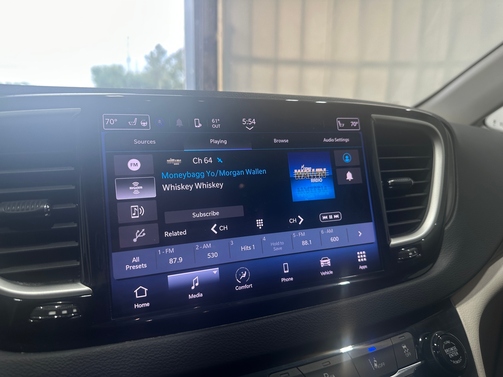 Thumbnail: 2023 Chrysler Pacifica - 3
